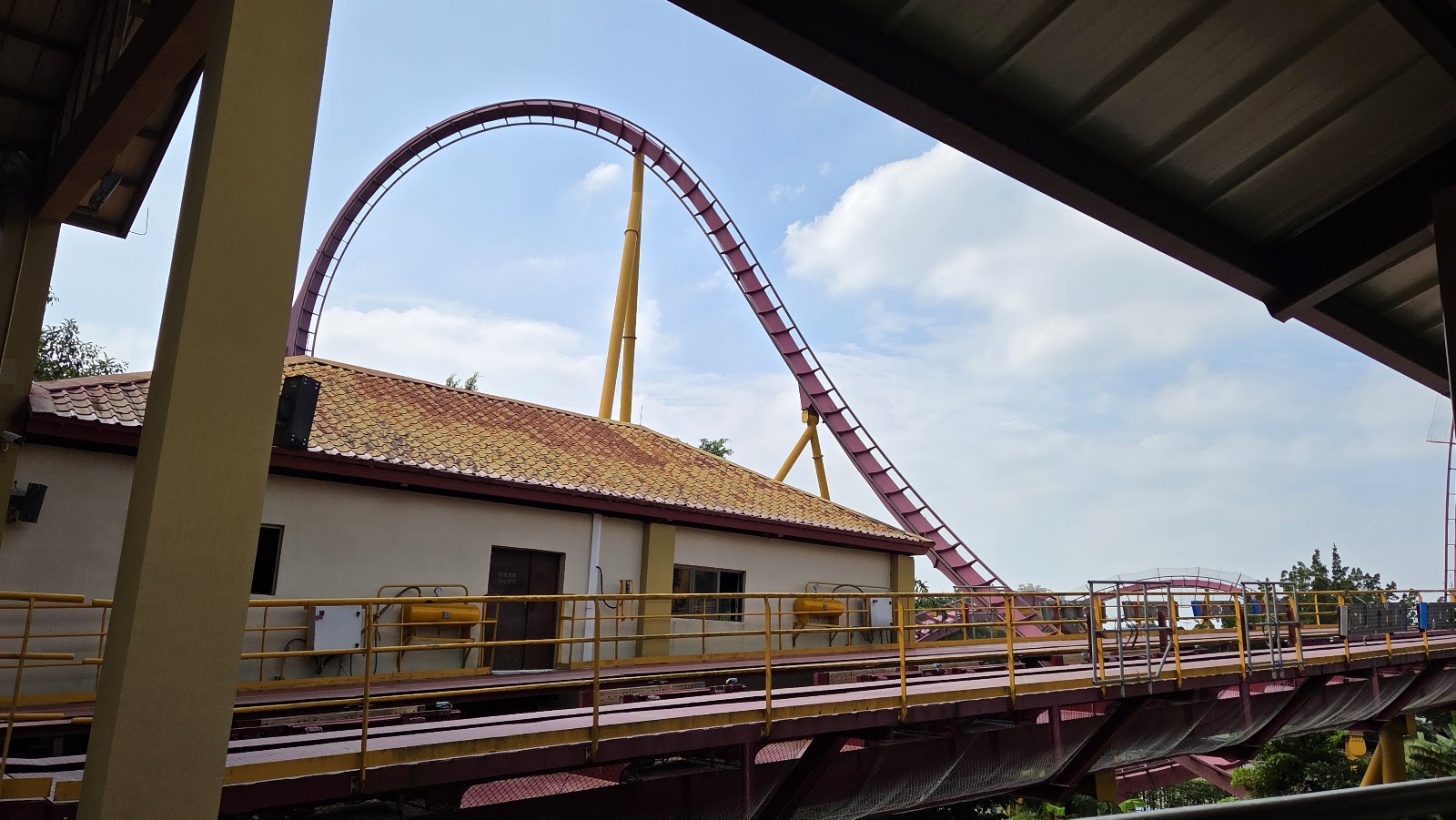 10 Inversion Roller Coaster — Oficiais