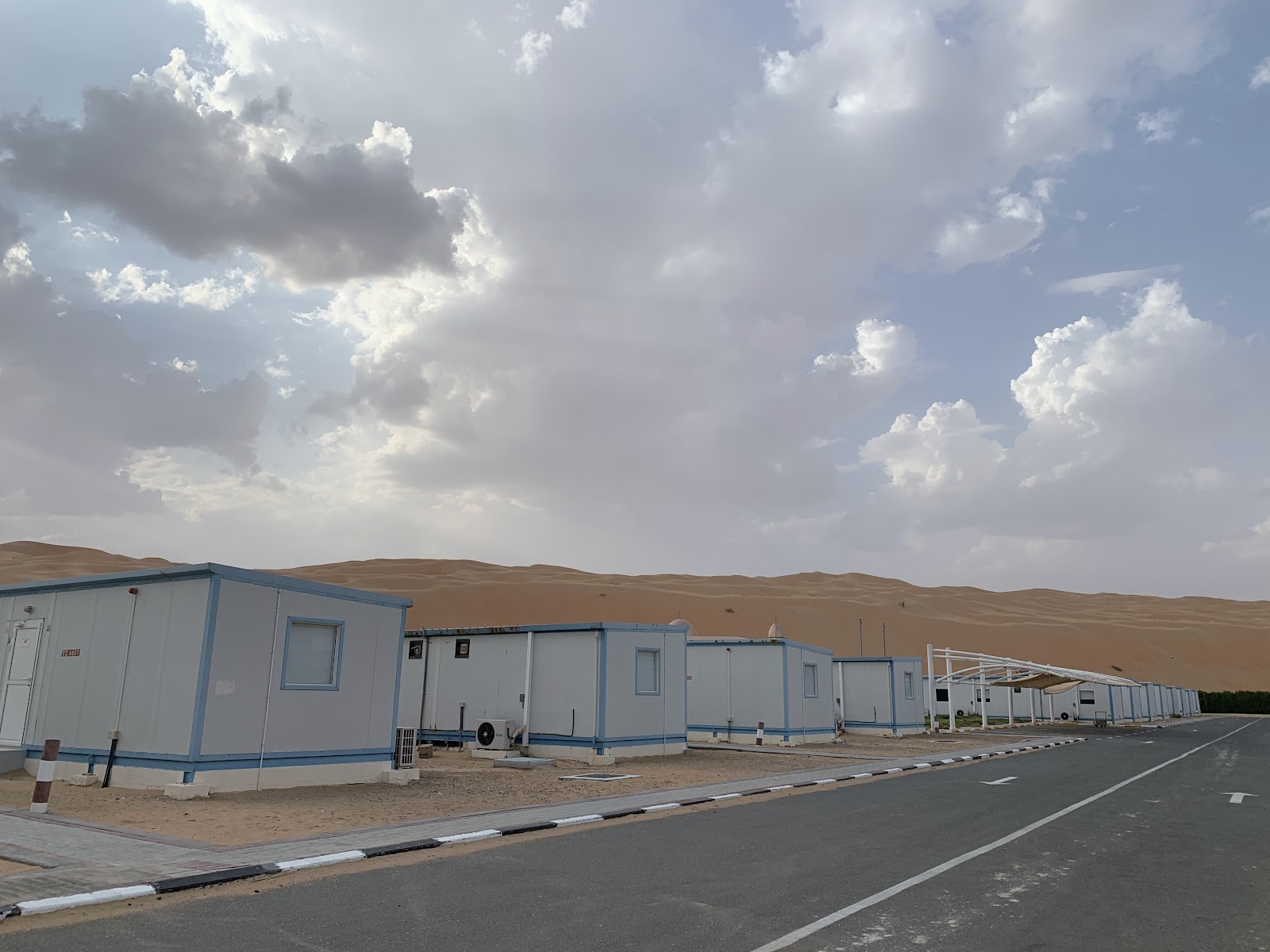 Al Waha Cabanas — Oficiais