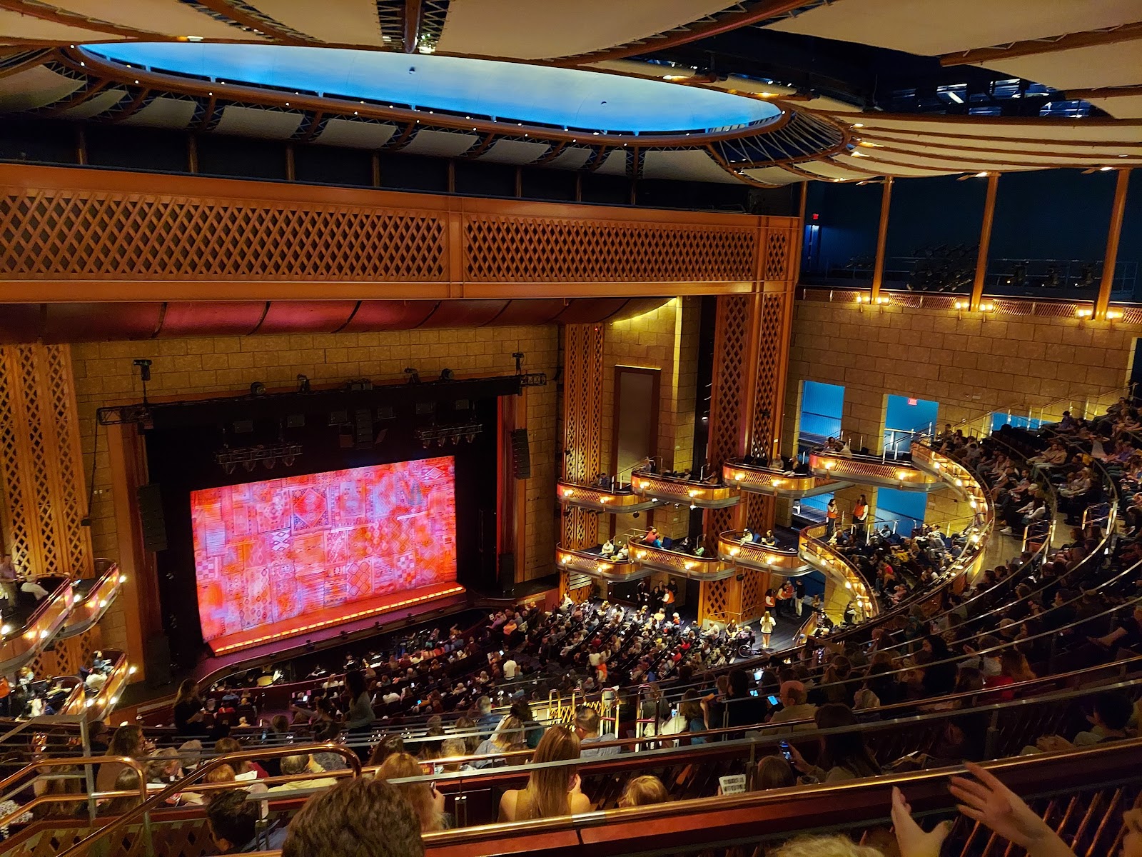 Alexis & Jim Pugh Theater — Oficiais