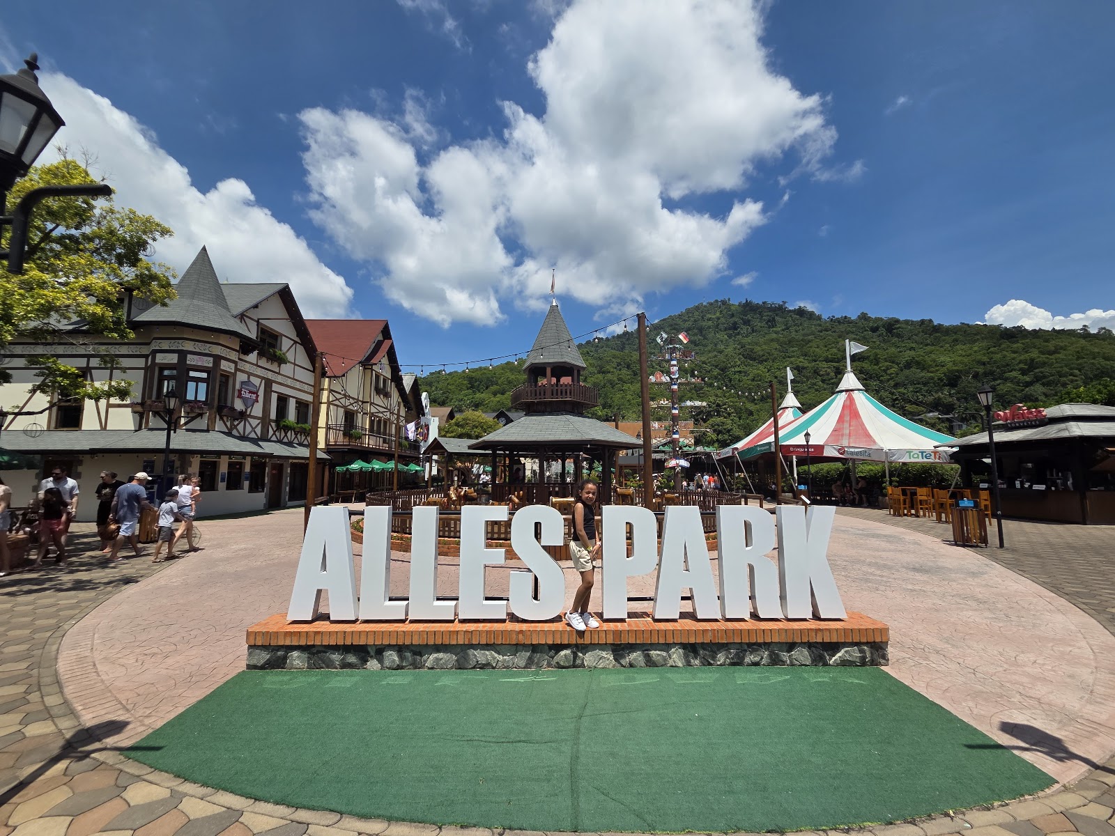 Alles Park Pomerode — Oficiais