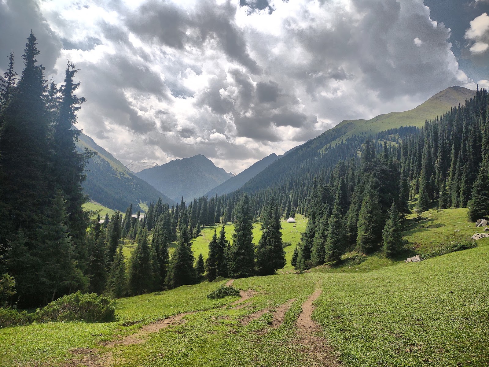 Altyn Arashan Hot Springs — Oficiais