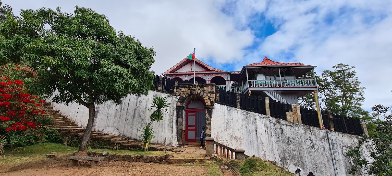 Ambohimanga — Oficiais