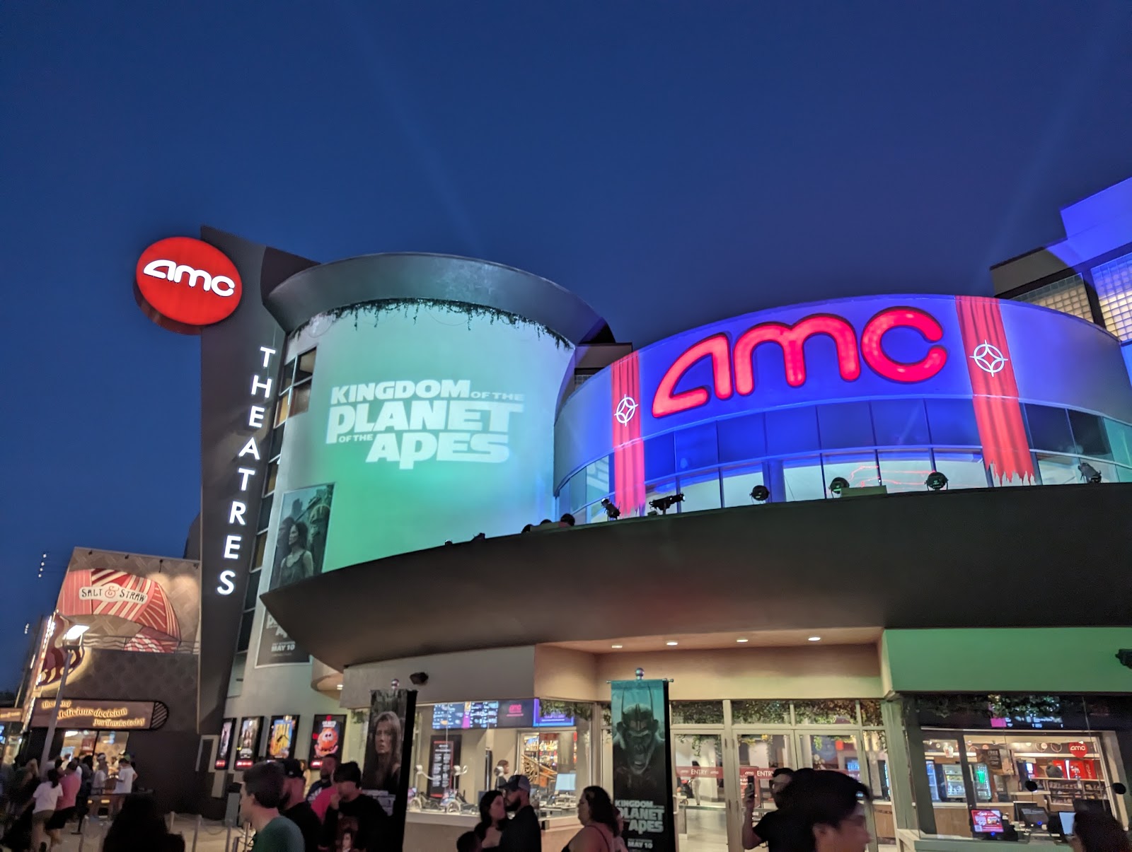 AMC Disney Springs 24 Dine-In Theatres — Oficiais