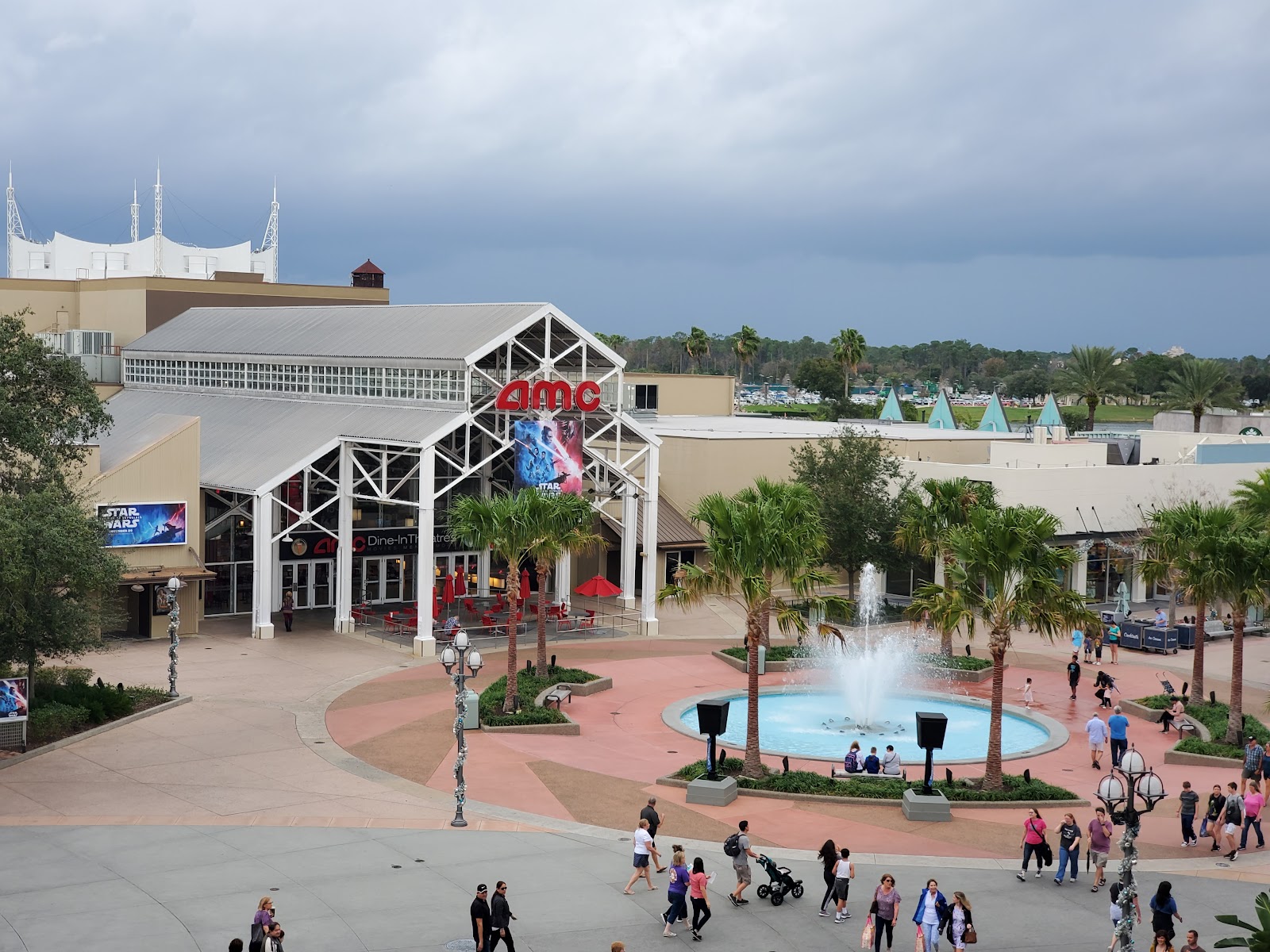 AMC Disney Springs 24 Dine-In Theatres — Oficiais