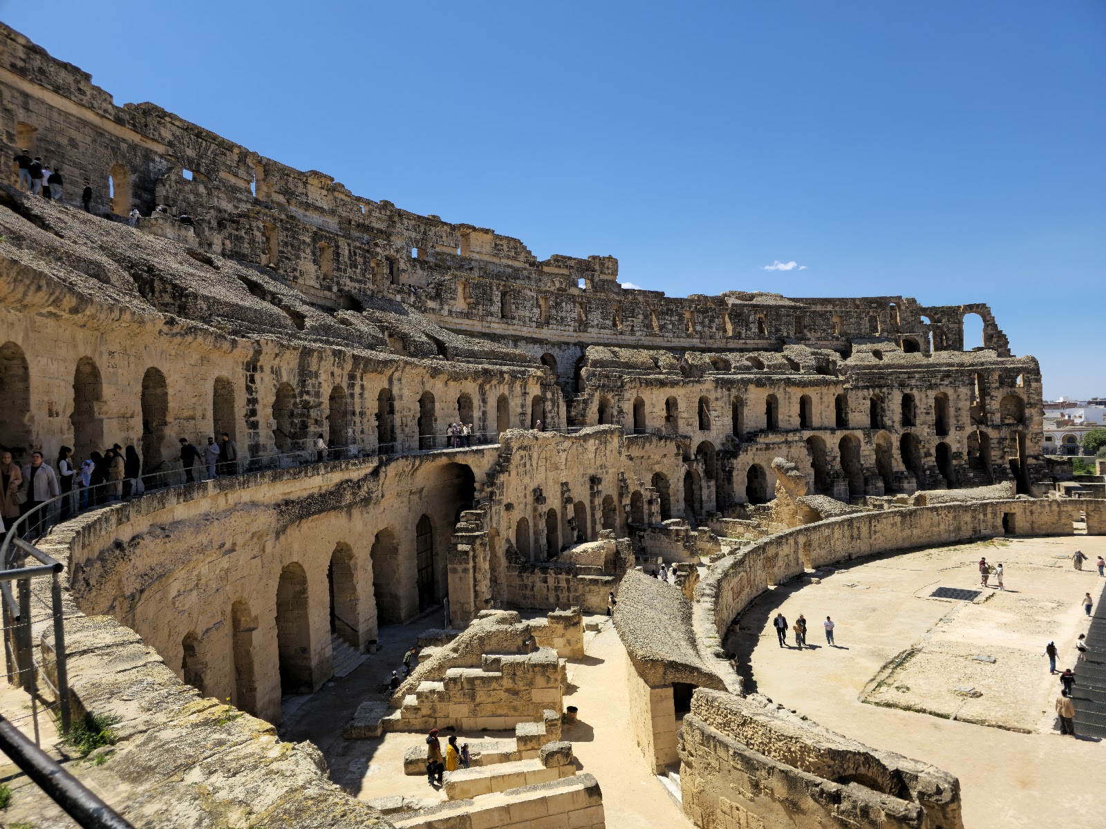 Anfiteatro de El Jem — Oficiais