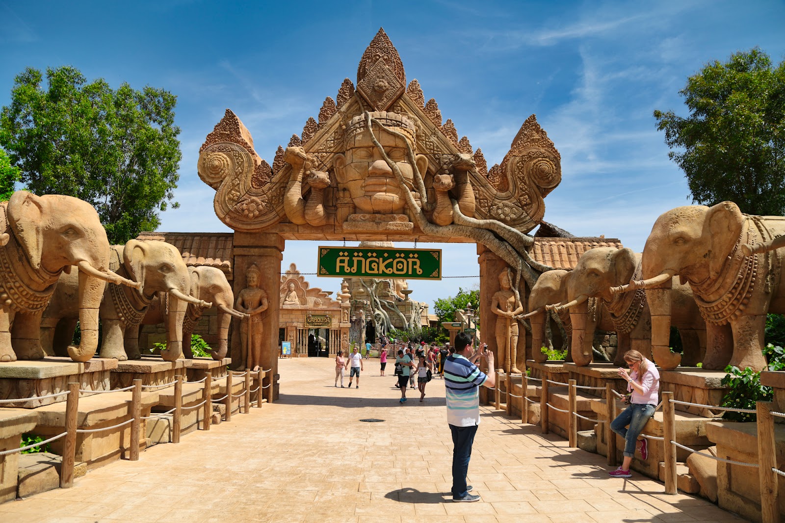 Angkor — Oficiais
