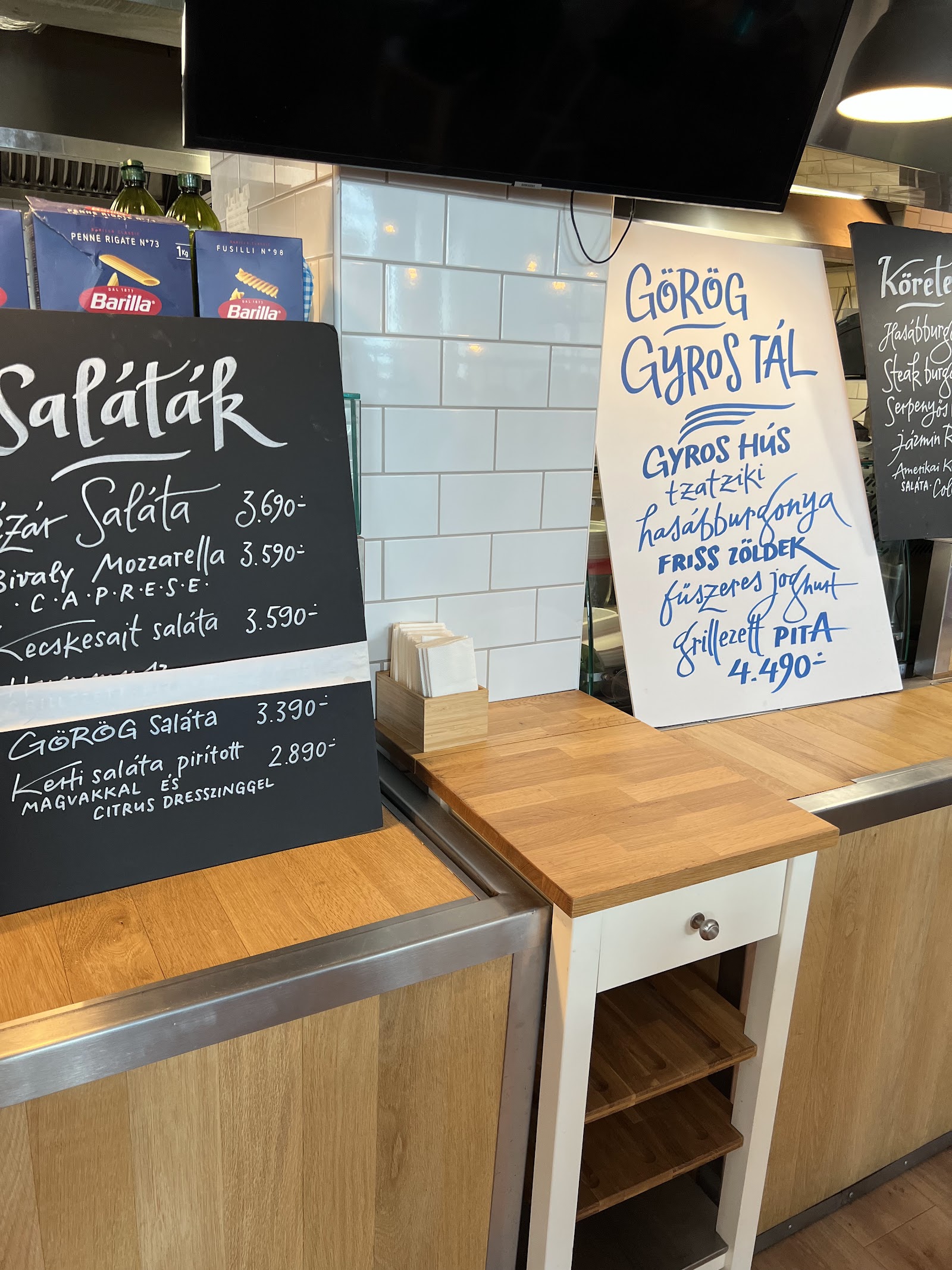 Aqua Bistro — Oficiais