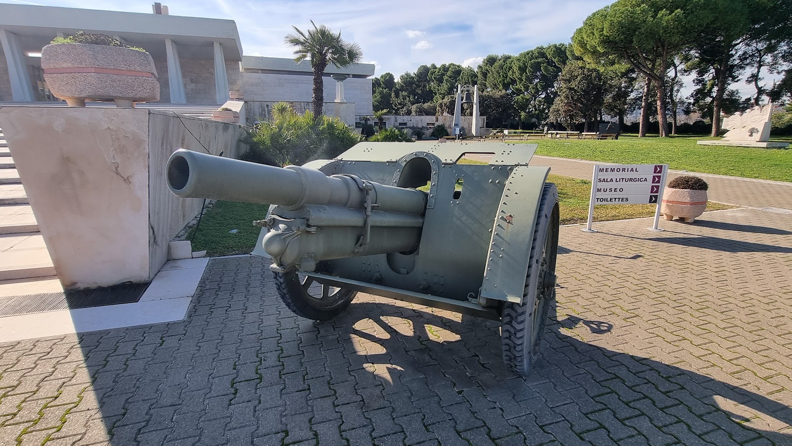 Area del Sacrario Militare di Bari — Oficiais