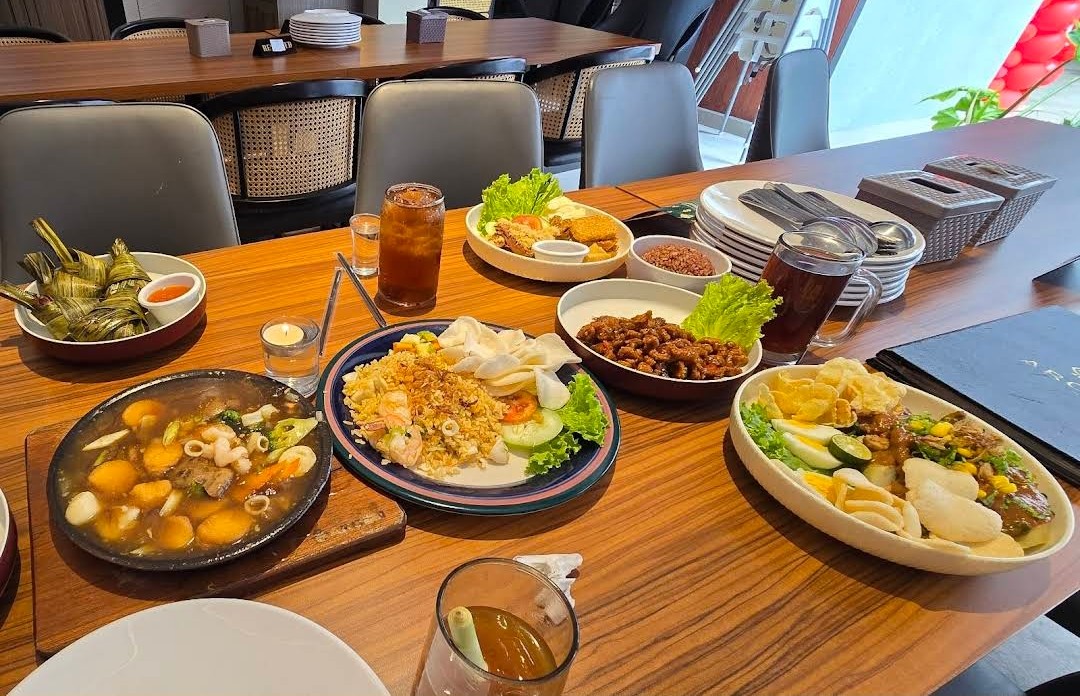 B’Sei Seafood — Oficiais