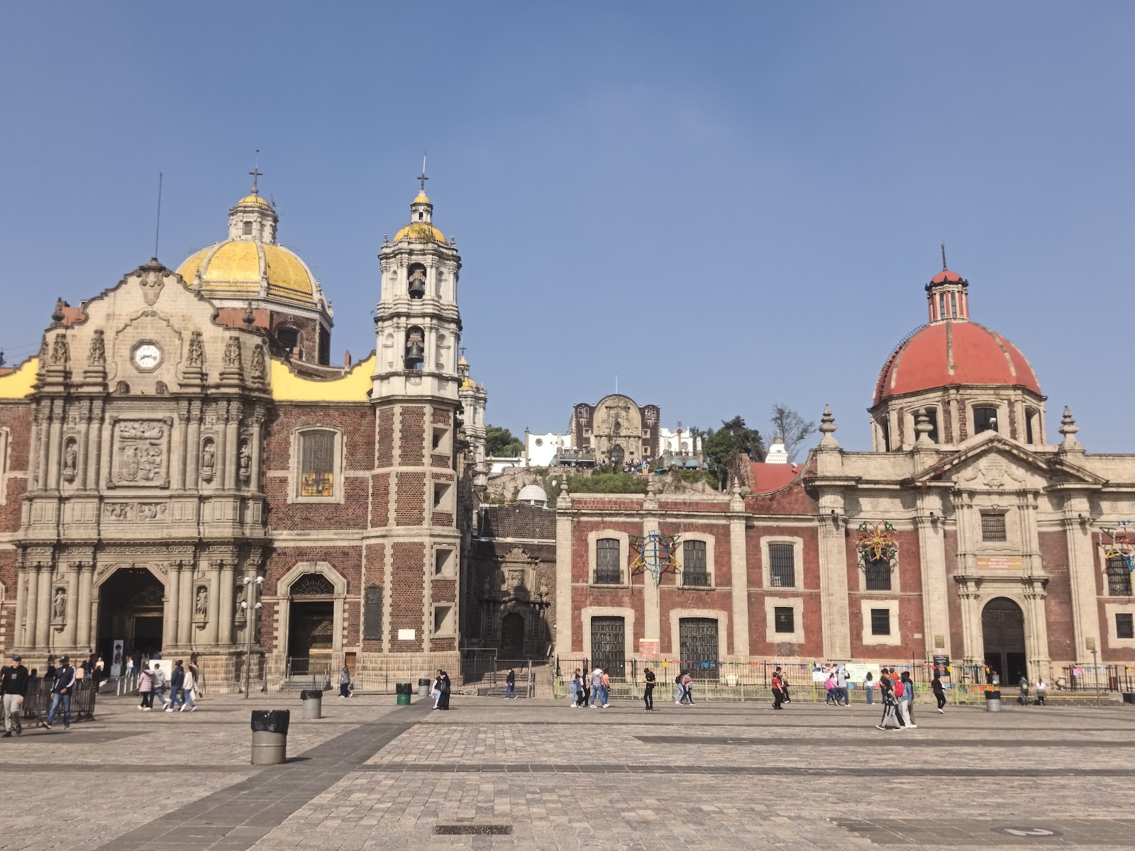 Basílica de Nossa Senhora de Guadalupe — Oficiais