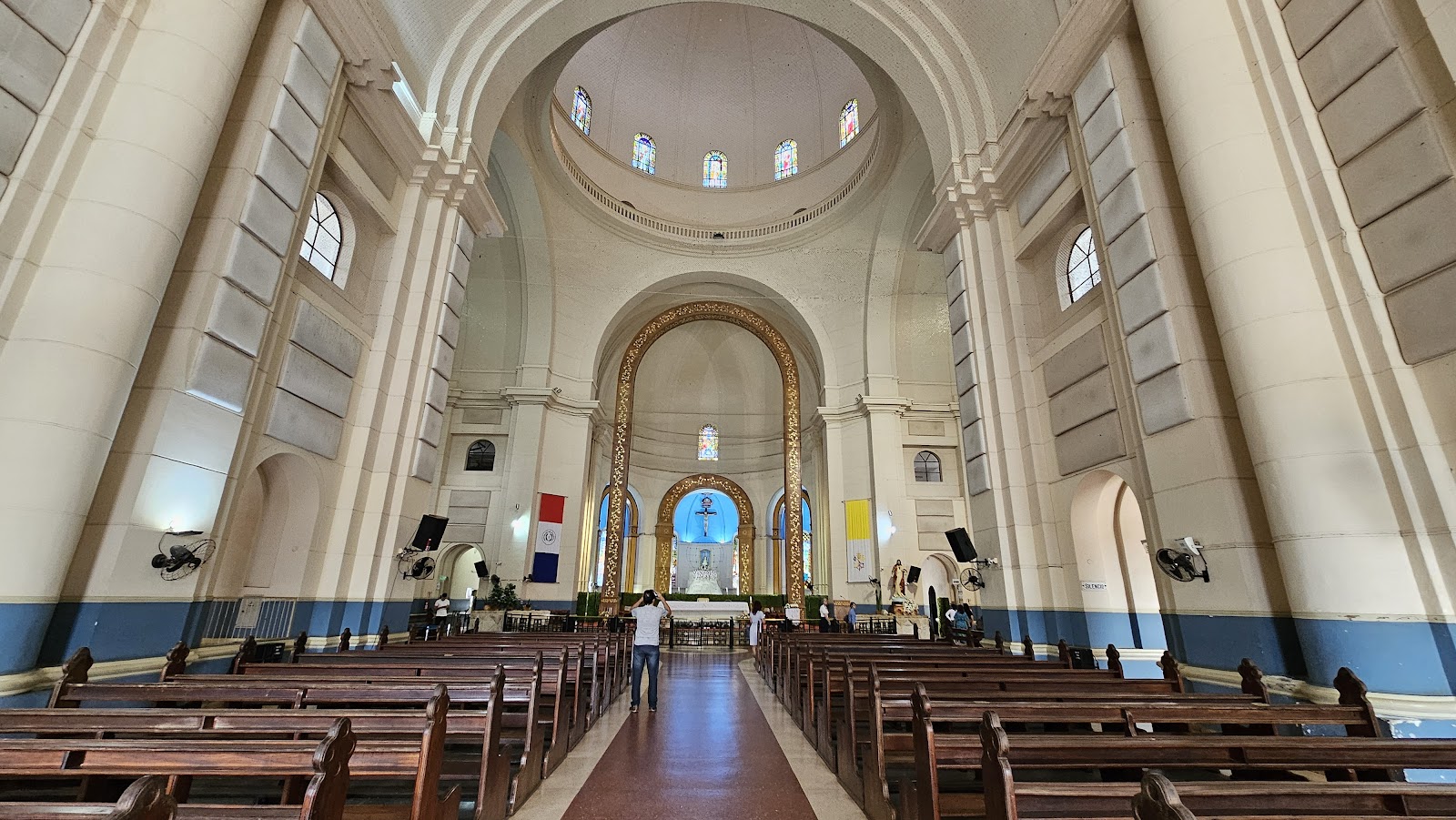 Basílica de Nossa Senhora dos Milagres de Caacupé — Oficiais