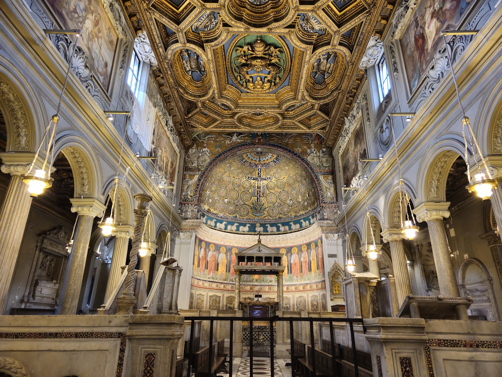 Basílica de São Clemente — Oficiais