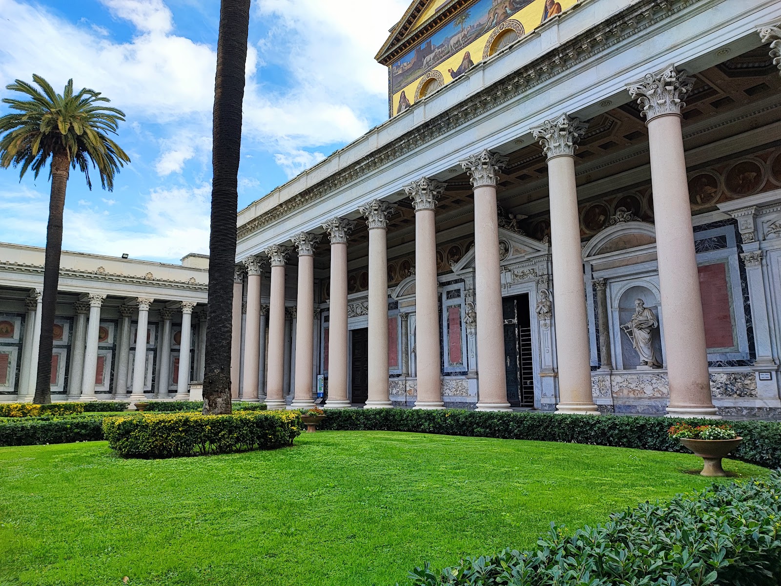 Basílica Papal de São Paulo Fora-dos-Muros — Oficiais