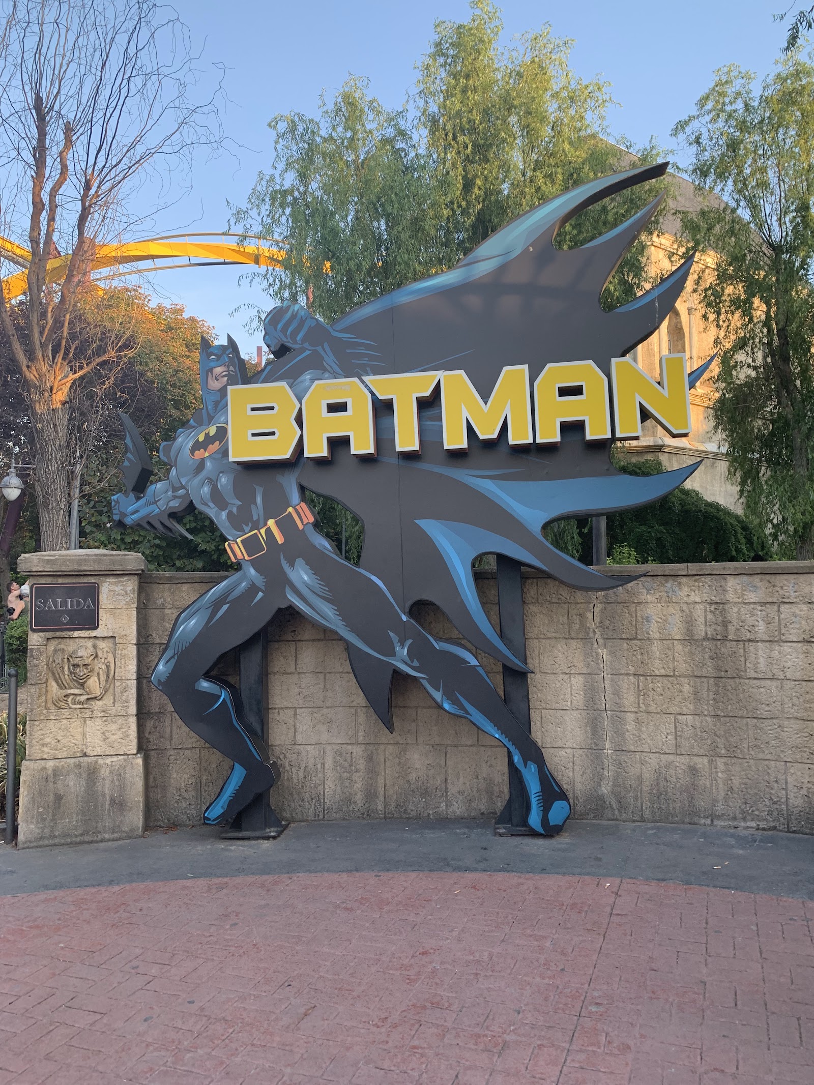 Batman: Arkham Asylum — Oficiais