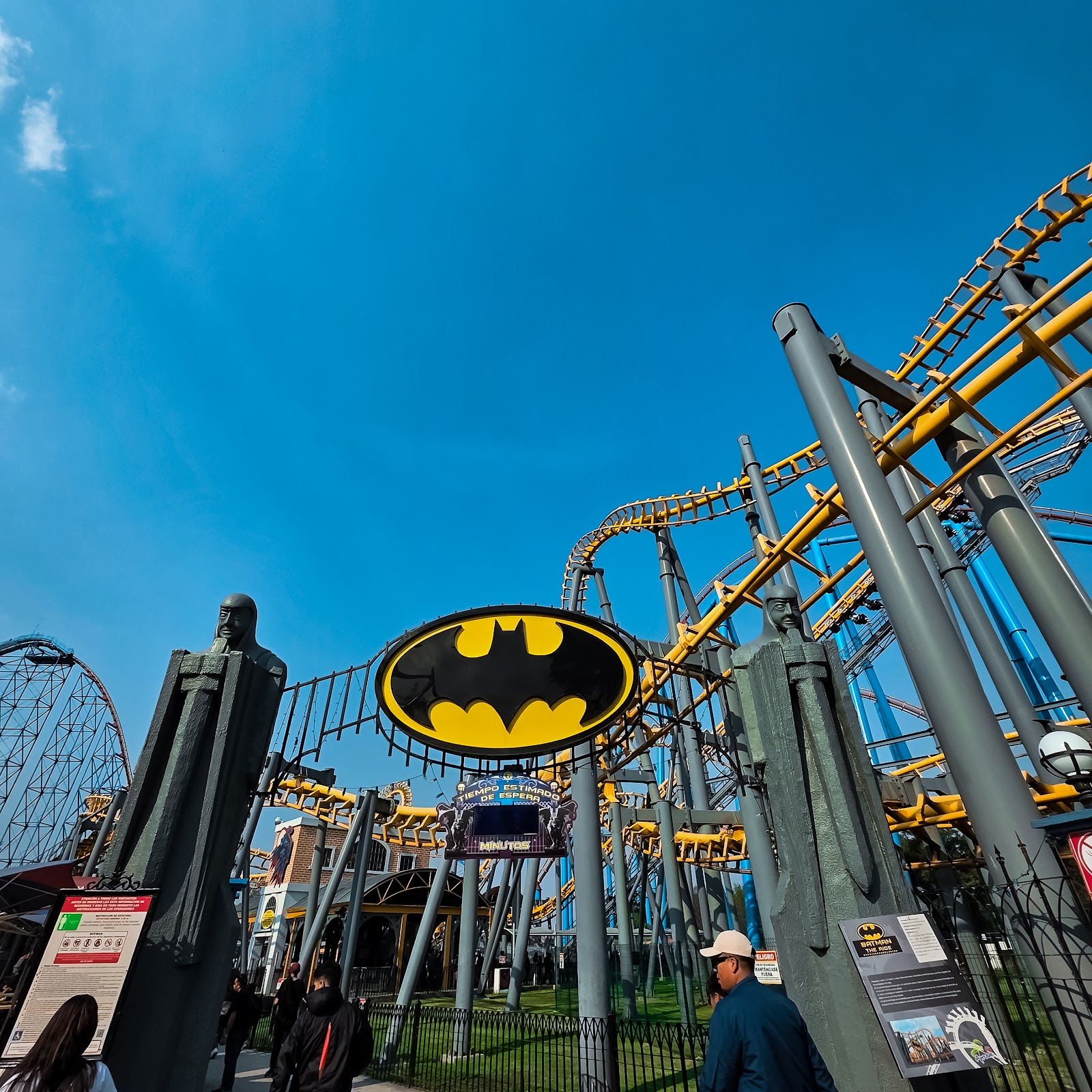 Batman The Ride — Oficiais