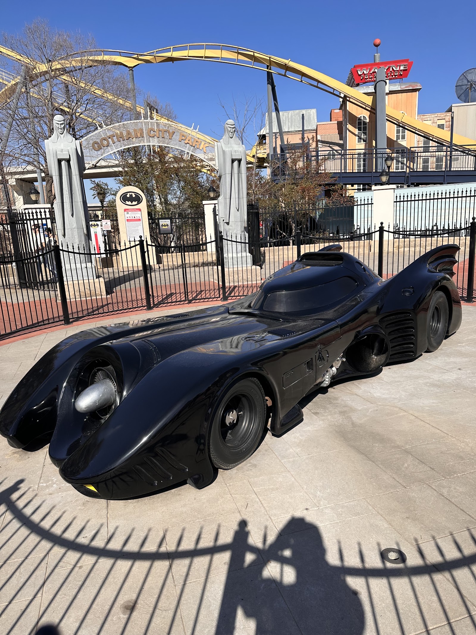 Batman: The Ride — Oficiais