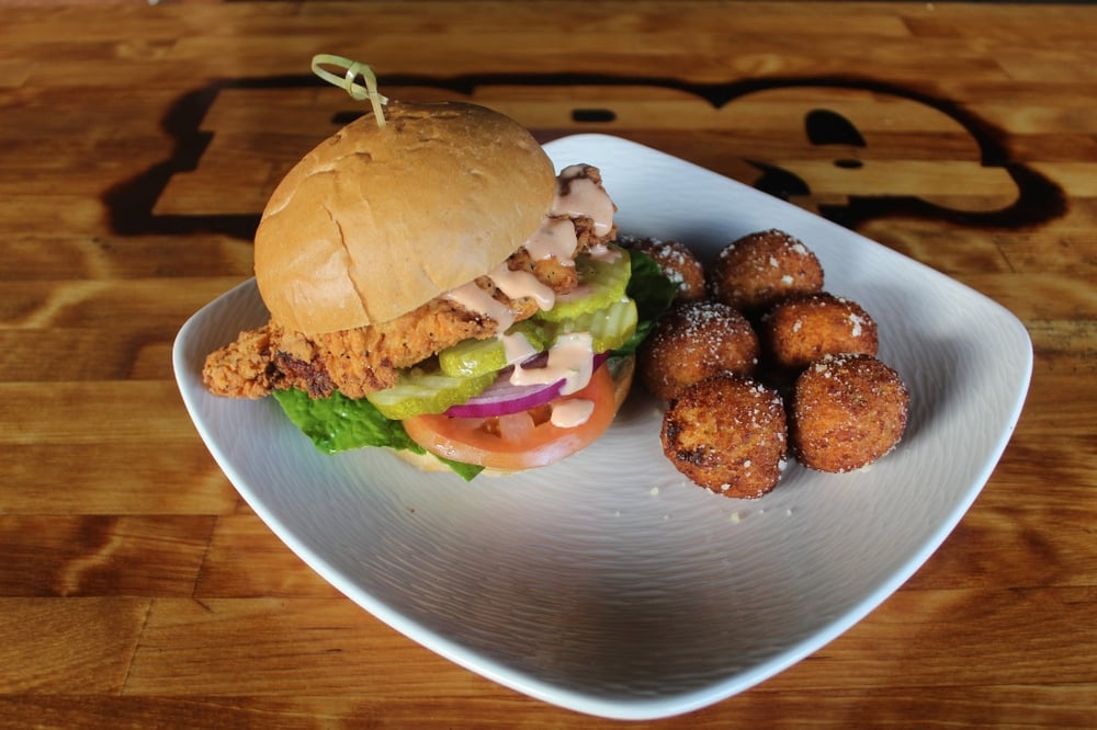 Beach House Grill — Oficiais
