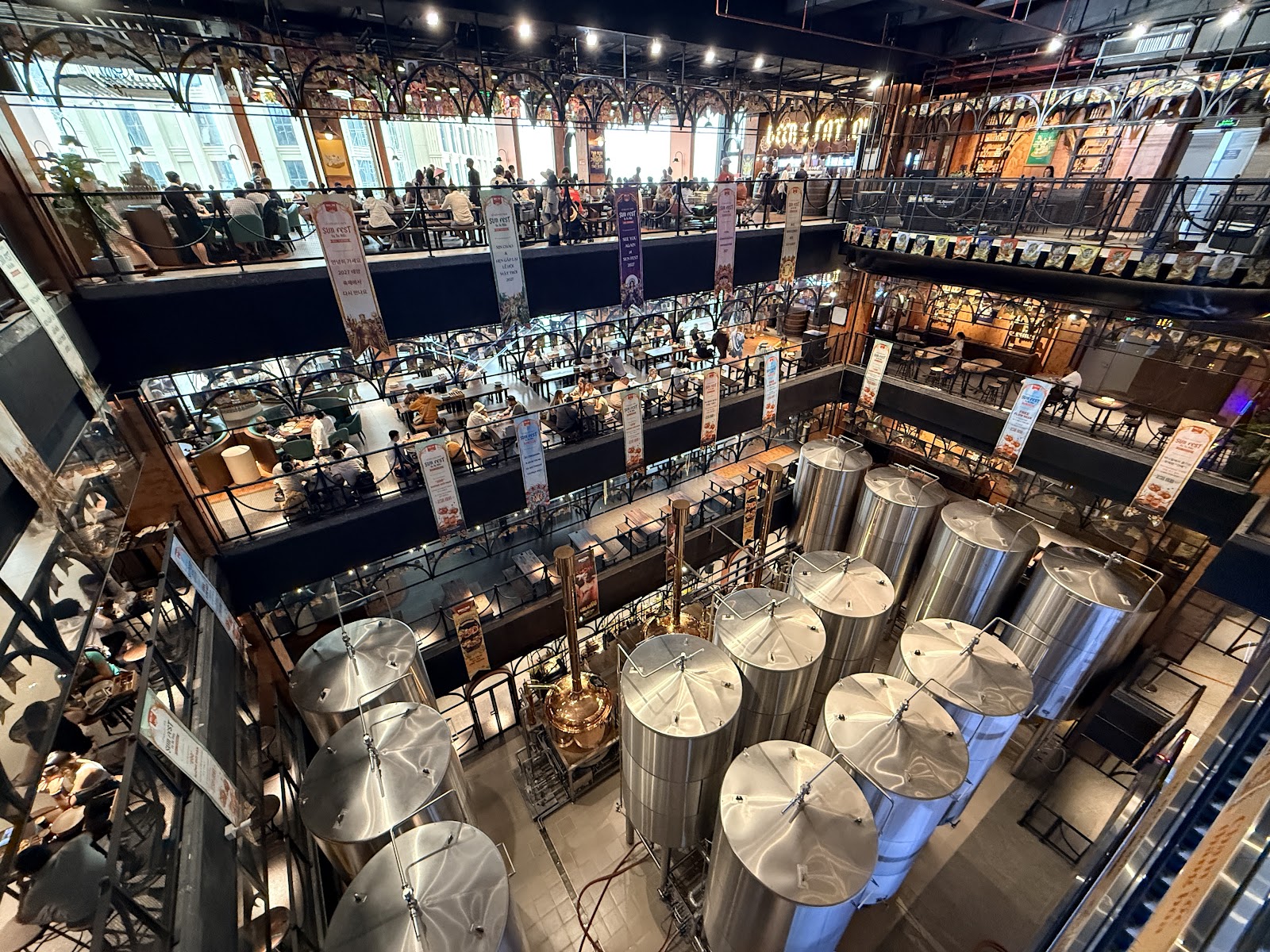 Beer Plaza — Oficiais