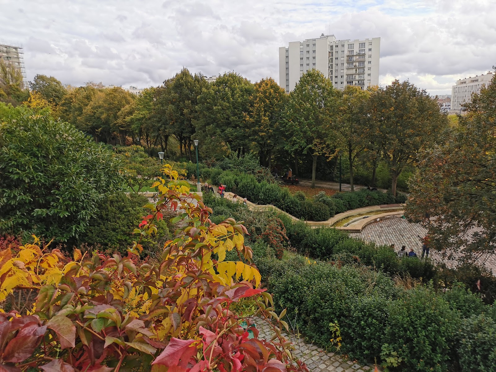 Belleville Park — Oficiais