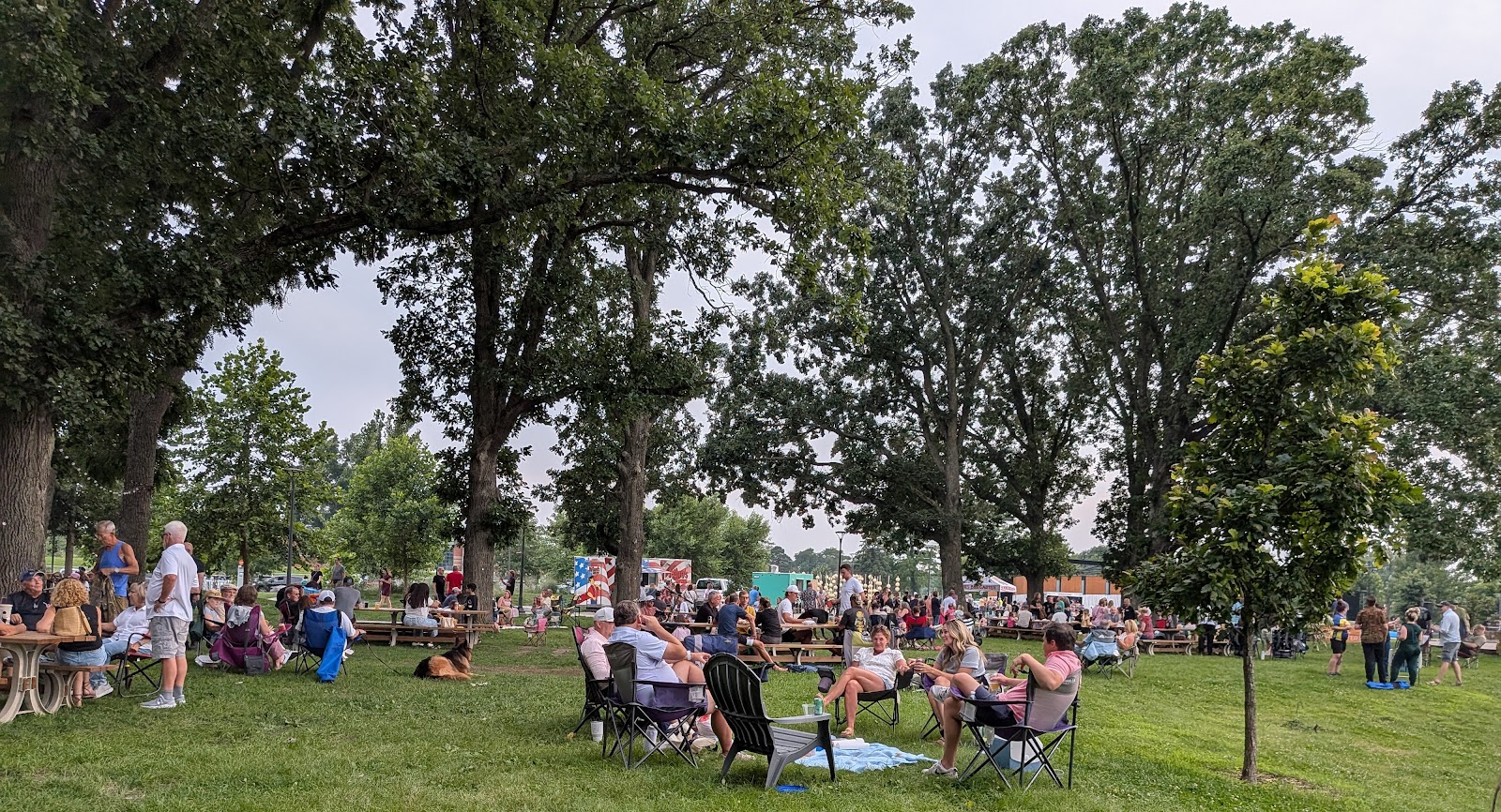 Bier Garten — Oficiais