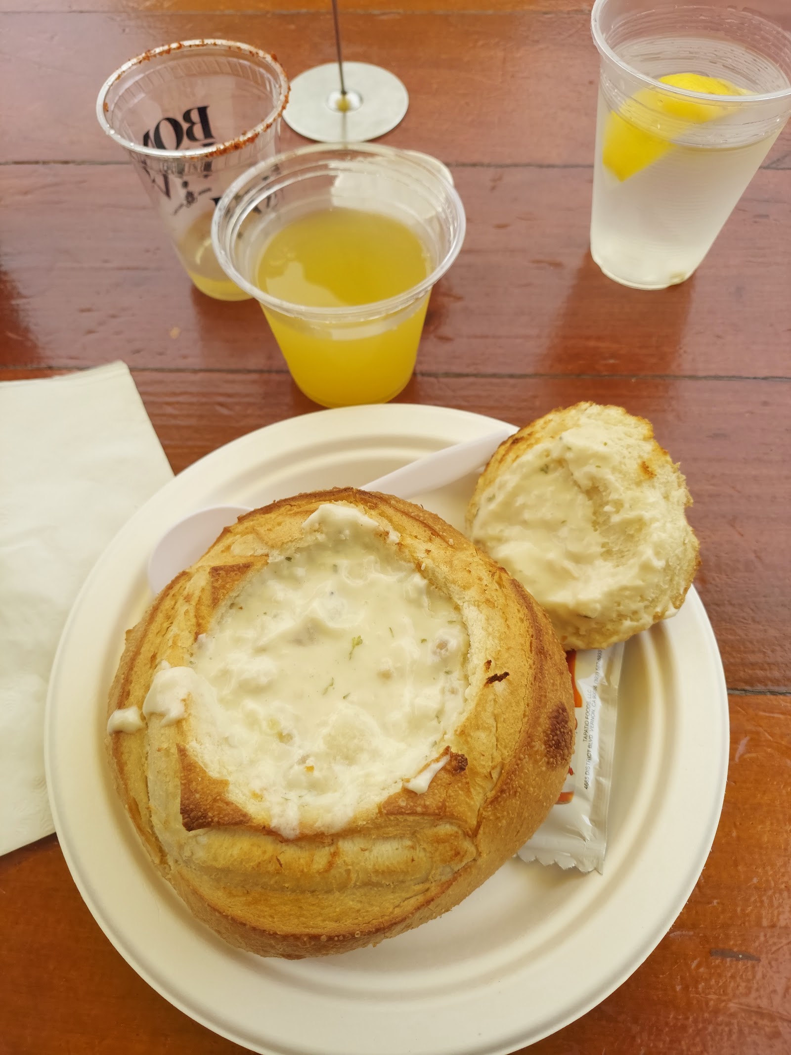 Big Dean's Ocean Front Cafe — Oficiais