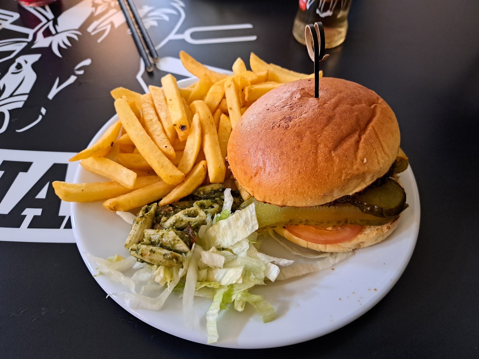 Big Jake's Saloon — Oficiais