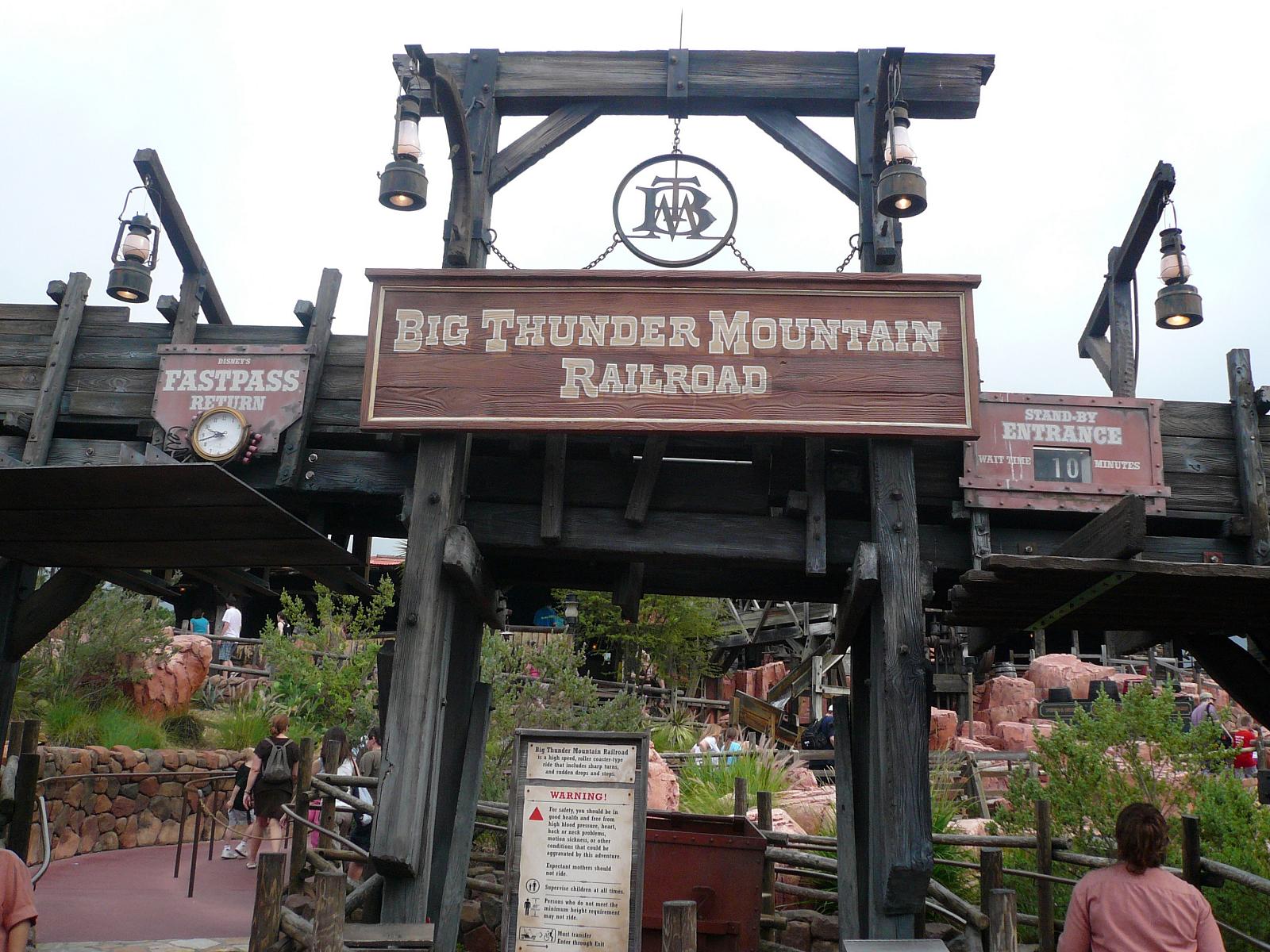 Big Thunder Mountain Railroad — Oficiais