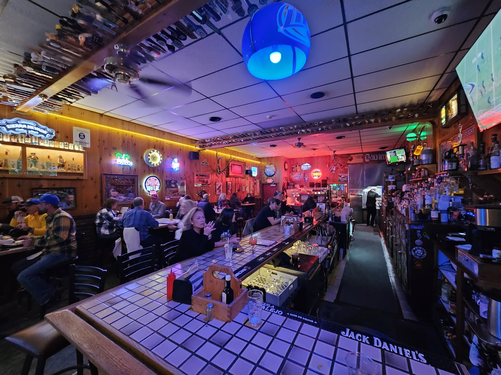 Big Timber Snack Bar — Oficiais