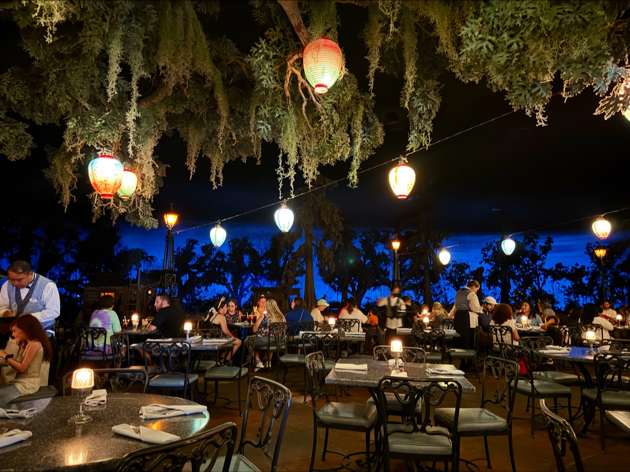 Blue Bayou Restaurant — Oficiais