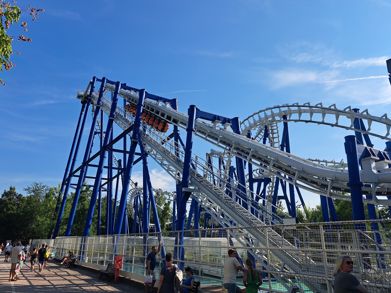 Blue Tornado — Oficiais