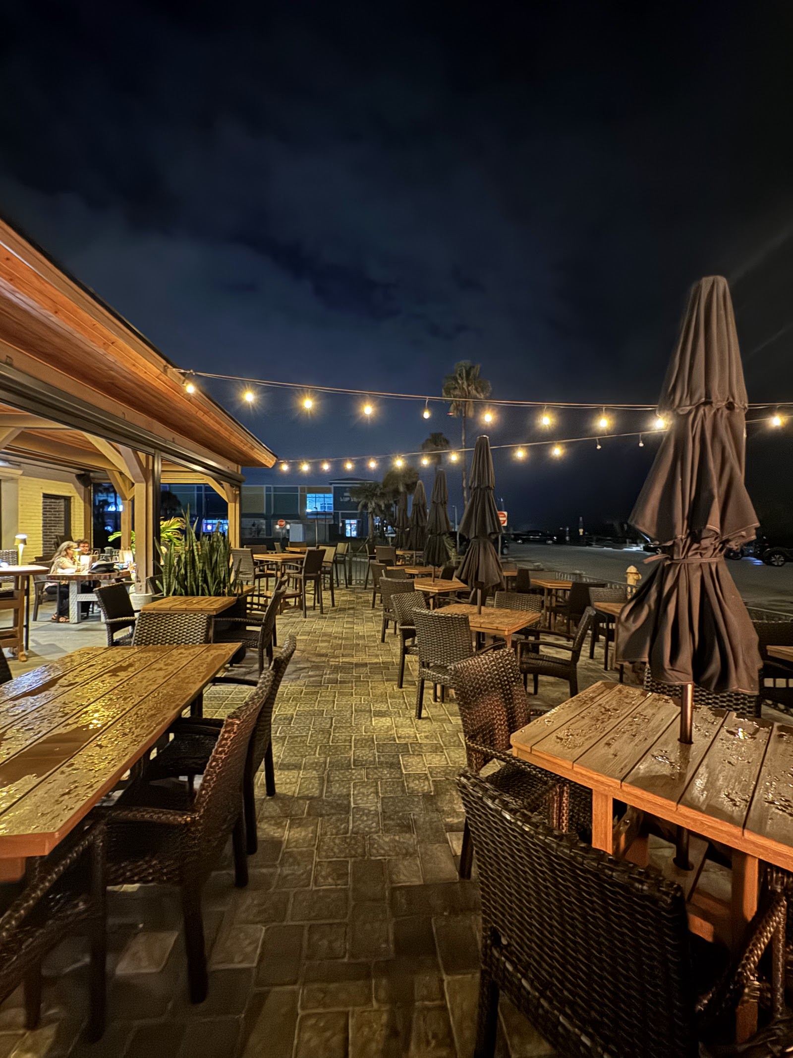 Boardwalk Cafe — Oficiais