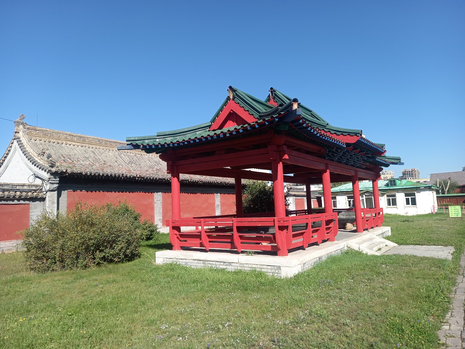Bogd Khaan Palace Museum — Oficiais