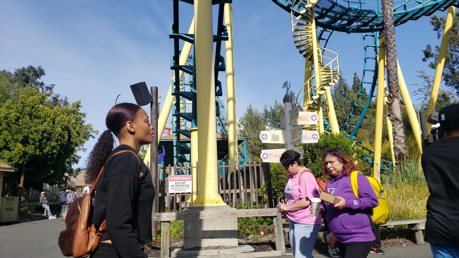 Boomerang Coast to Coaster — Oficiais