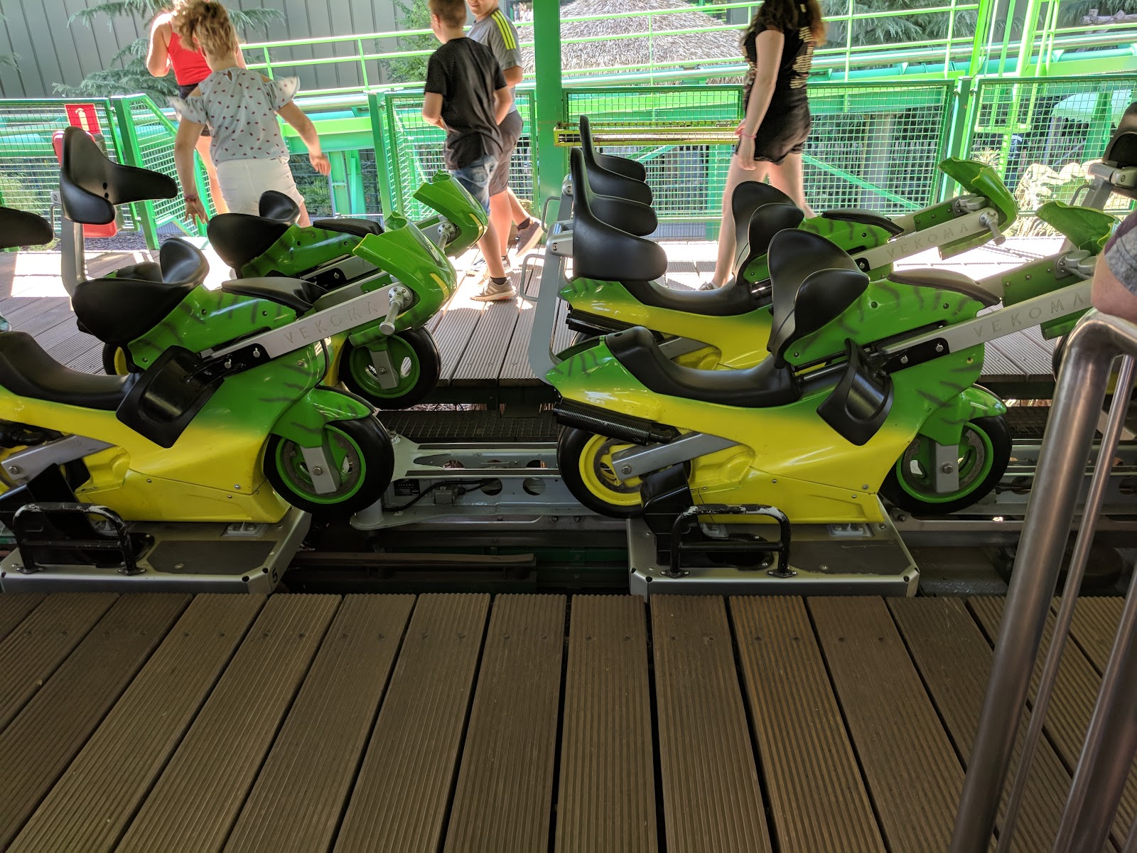 Booster Bike — Oficiais