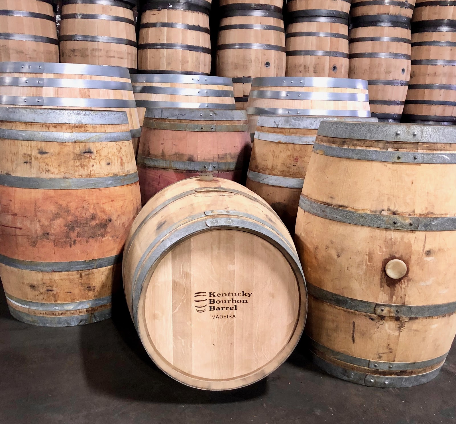 Bourbon Barrel — Oficiais