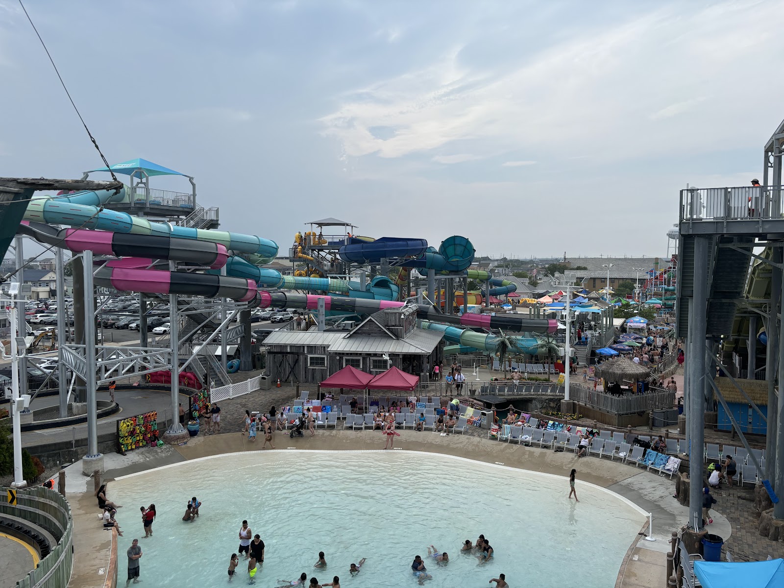 Breakwater Beach Lazy River — Oficiais