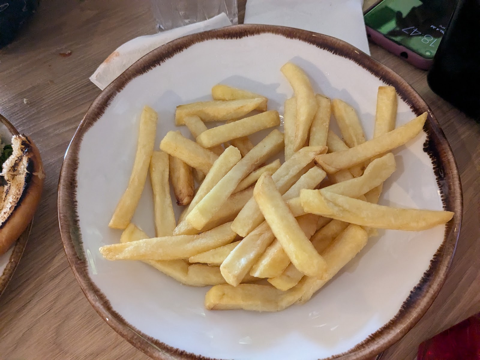 Bricks Family Restaurant — Oficiais