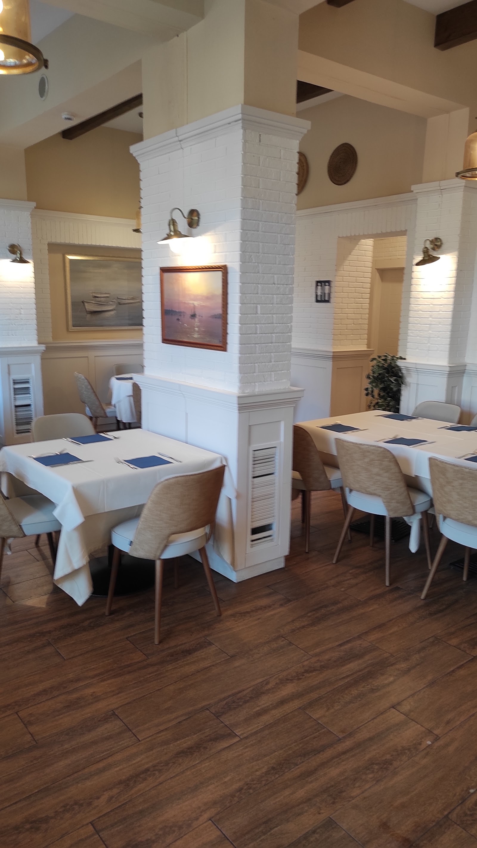 Buffet del Port — Oficiais