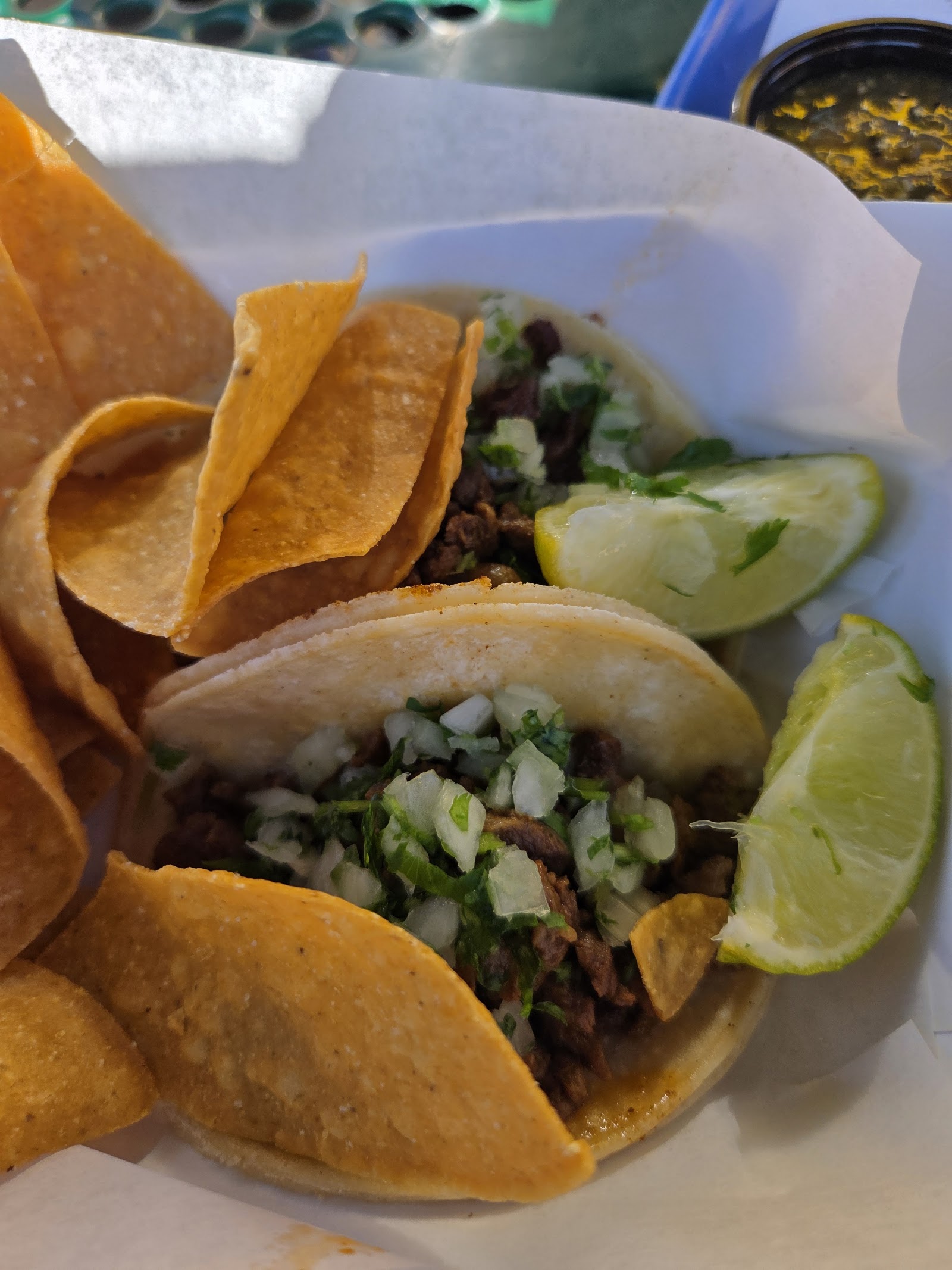 Bumblebee Man's Taco Truck — Oficiais
