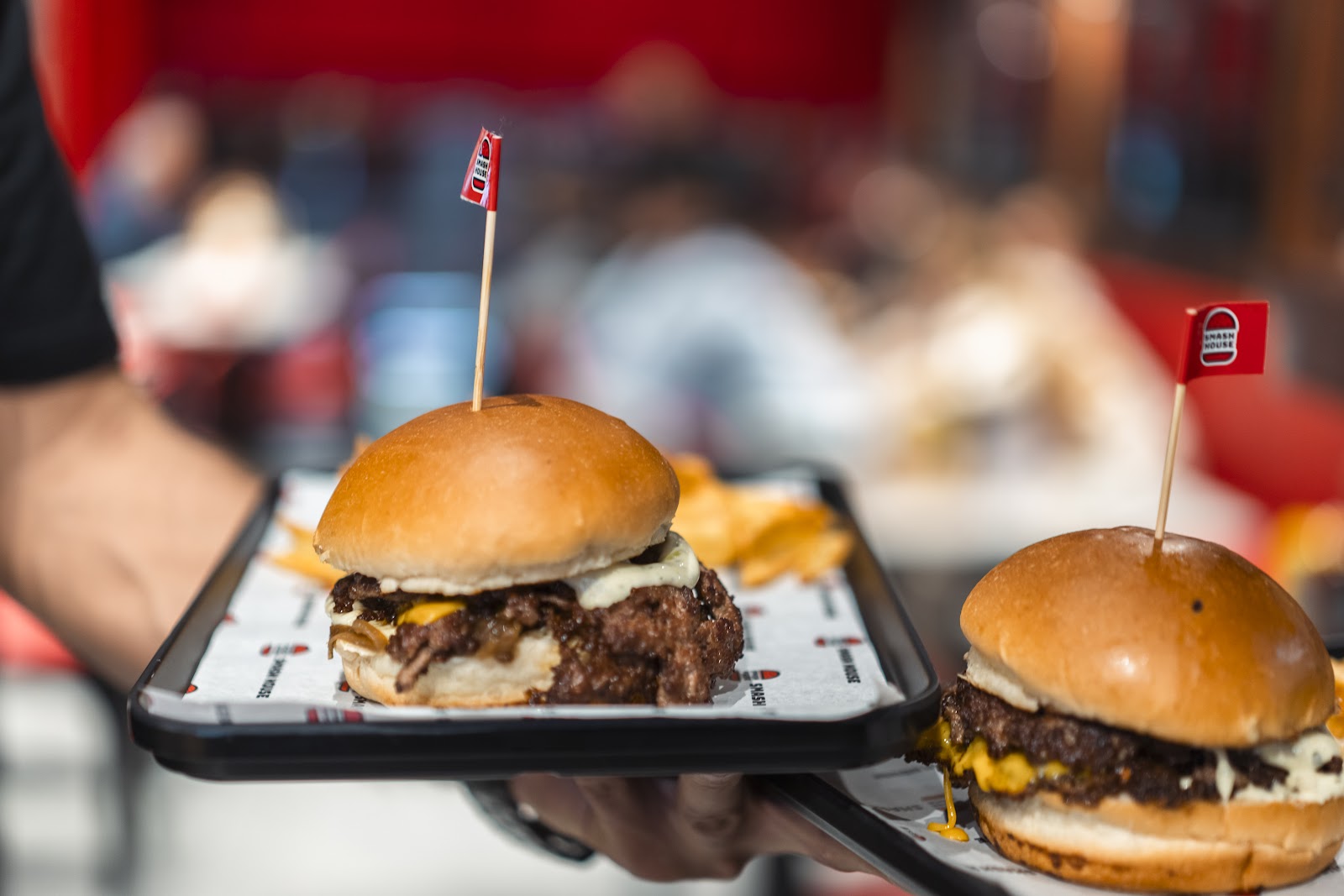 Burger House — Oficiais
