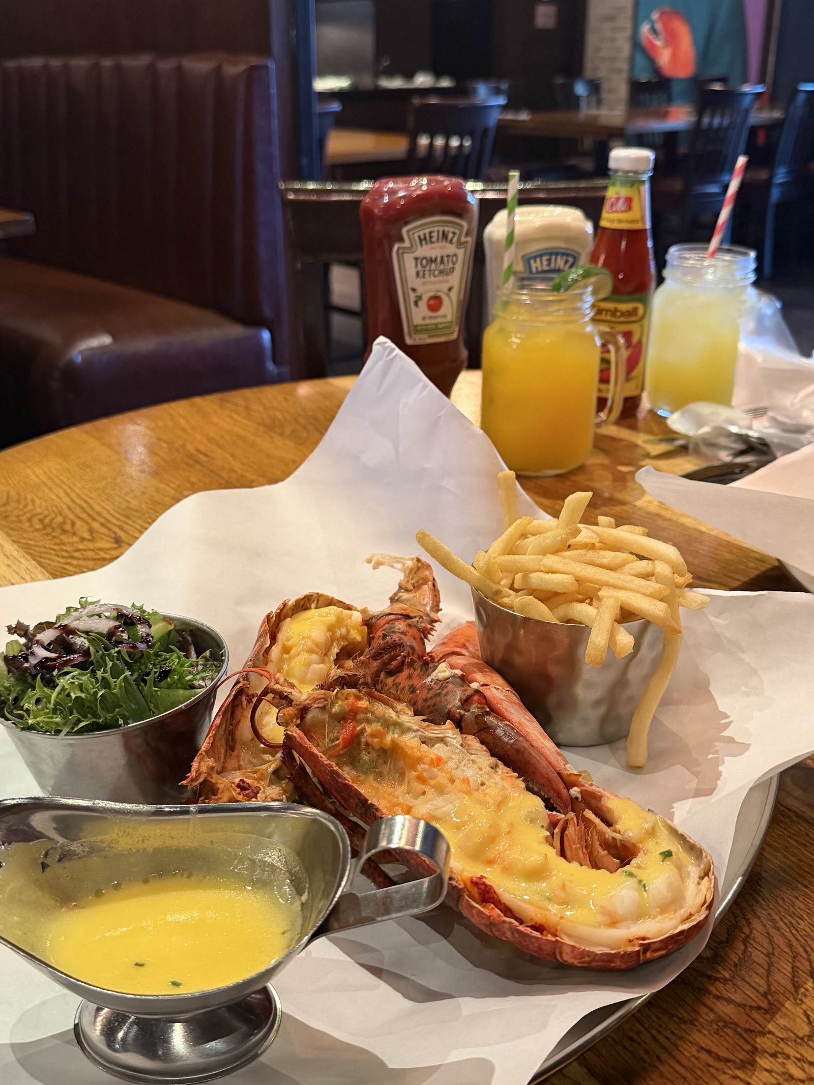 Burger & Lobster — Oficiais