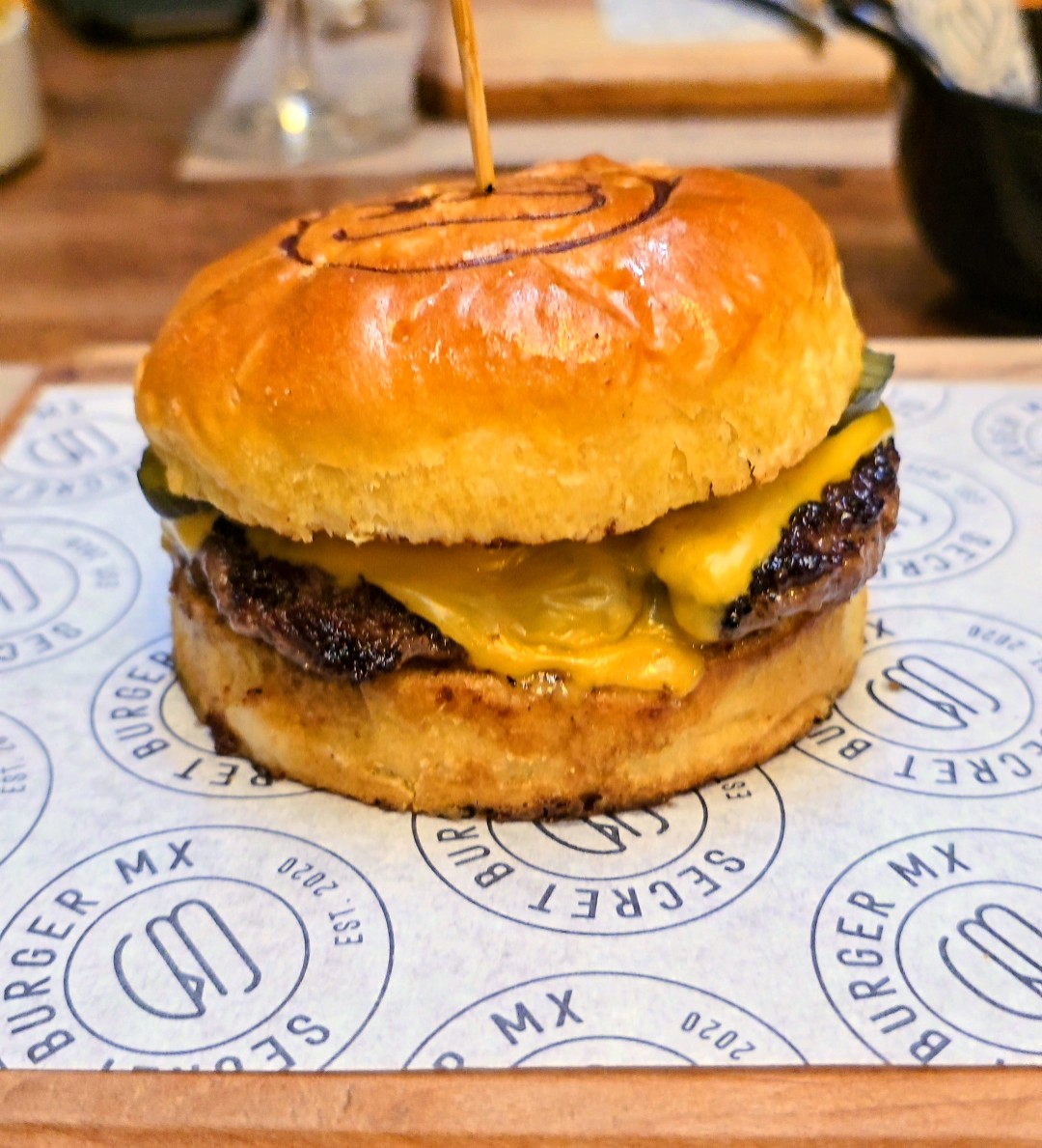 Burgers — Oficiais