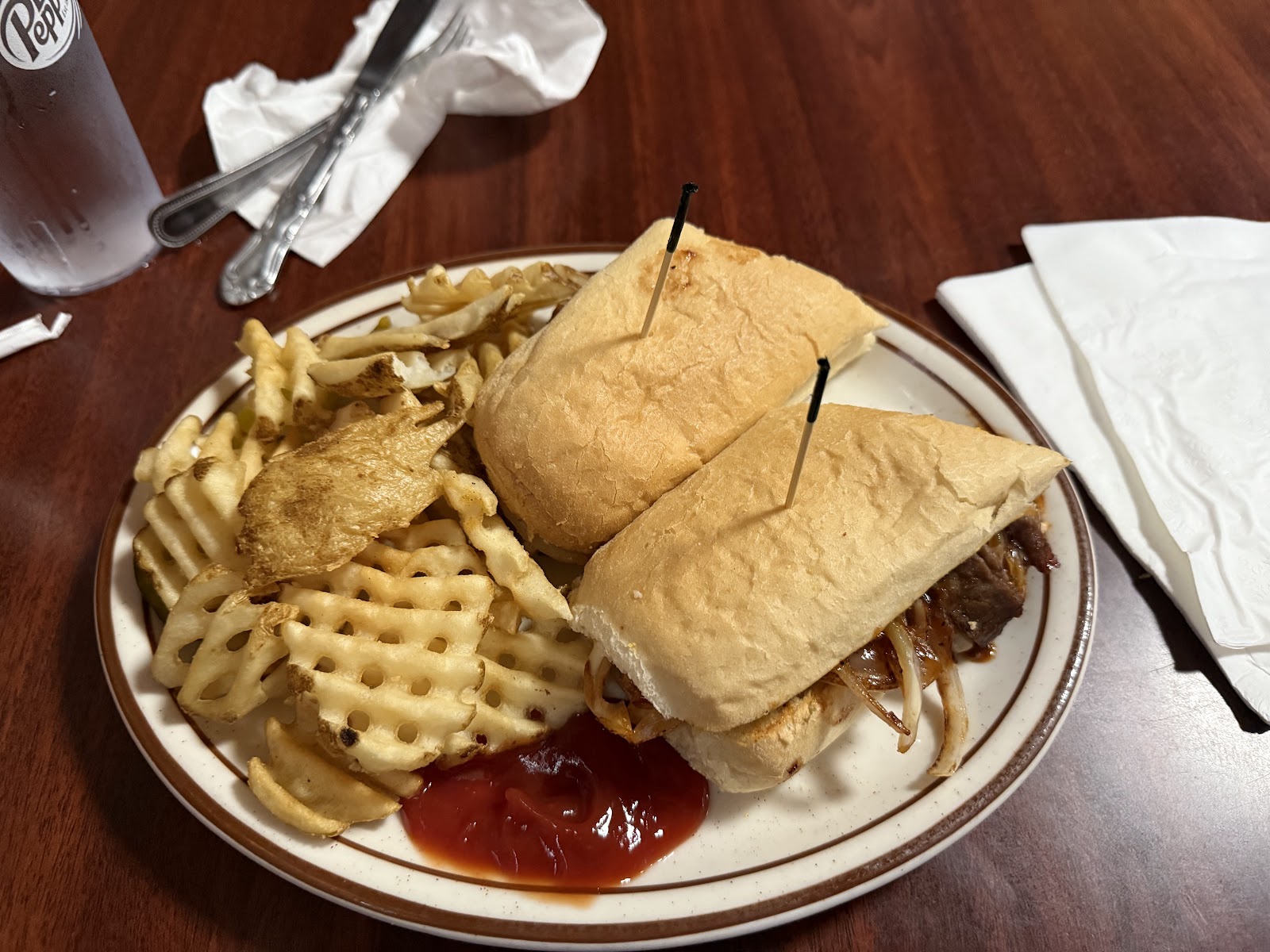 Burgers & More — Oficiais
