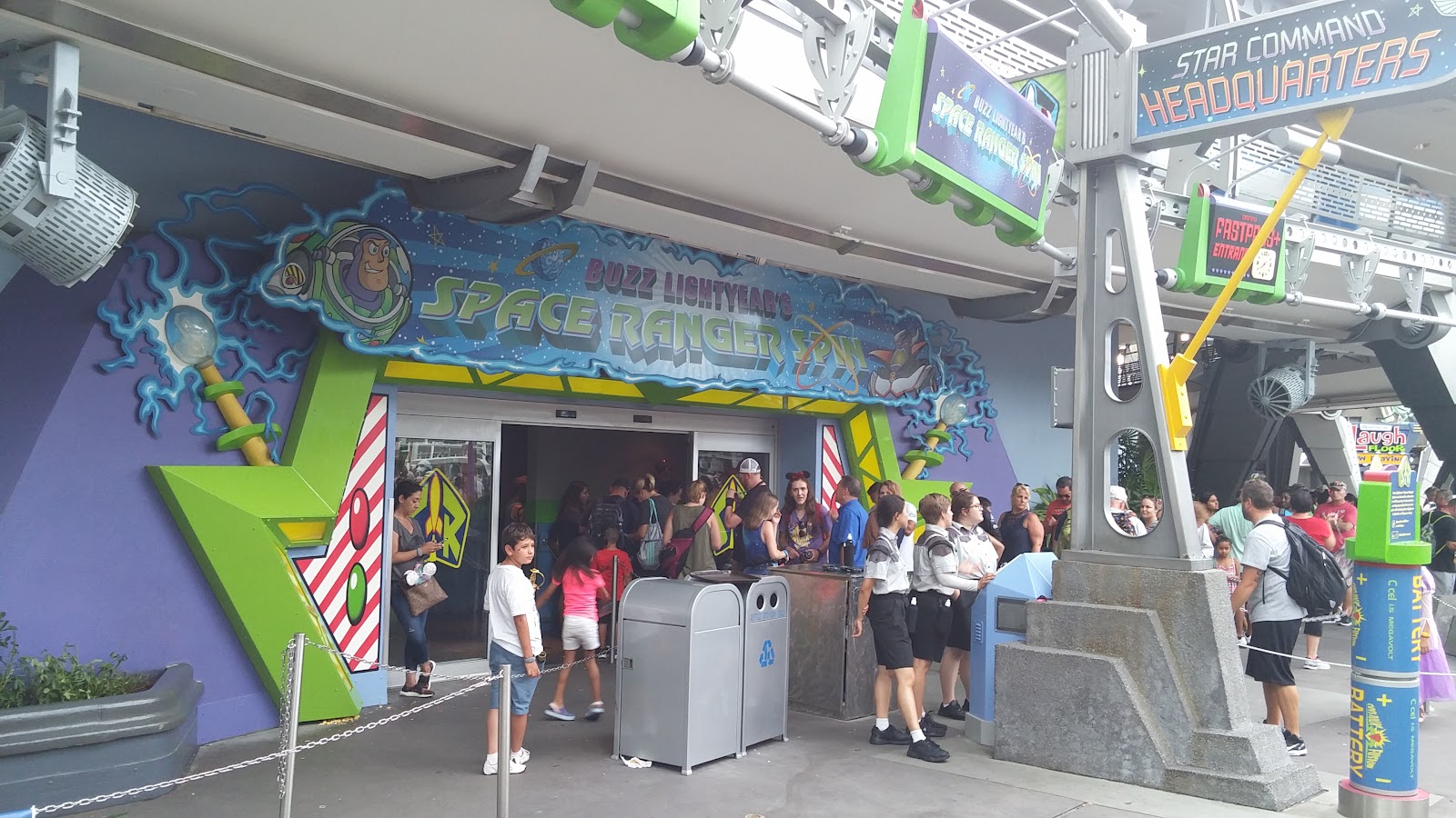 Buzz Lightyear's Space Ranger Spin — Oficiais
