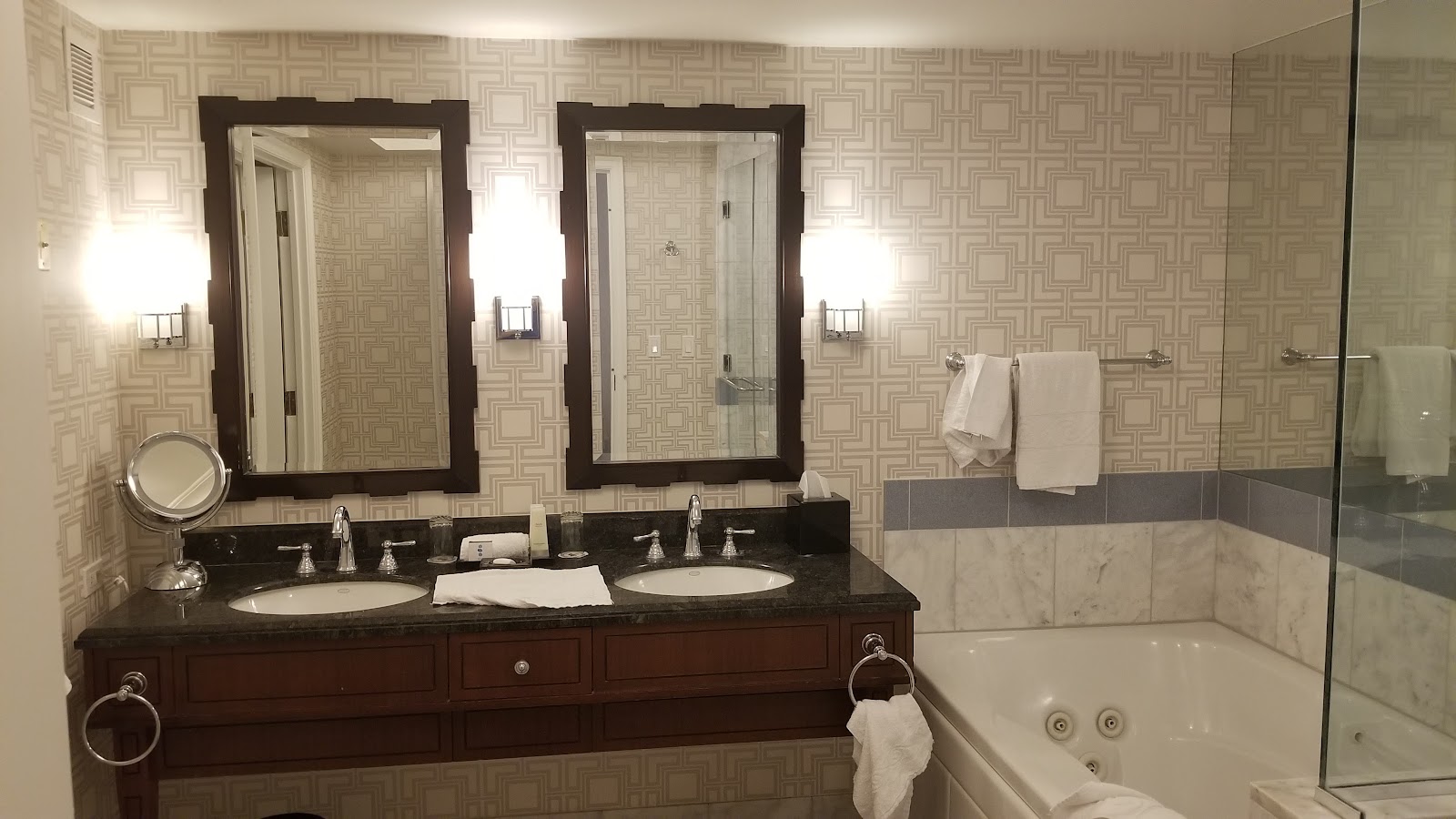 Caesars Palace — Oficiais