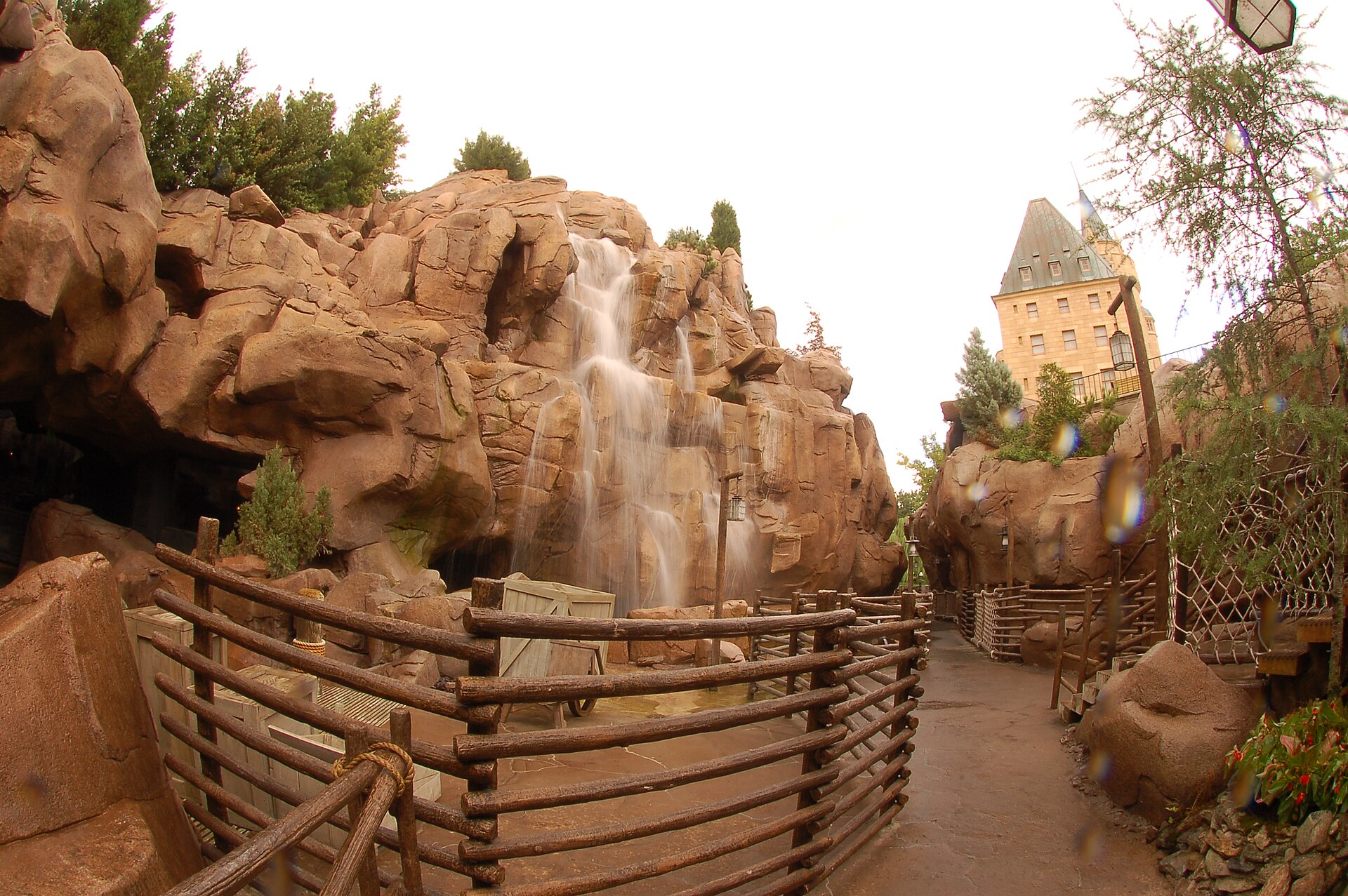 Canada Far and Wide in Circle-Vision 360