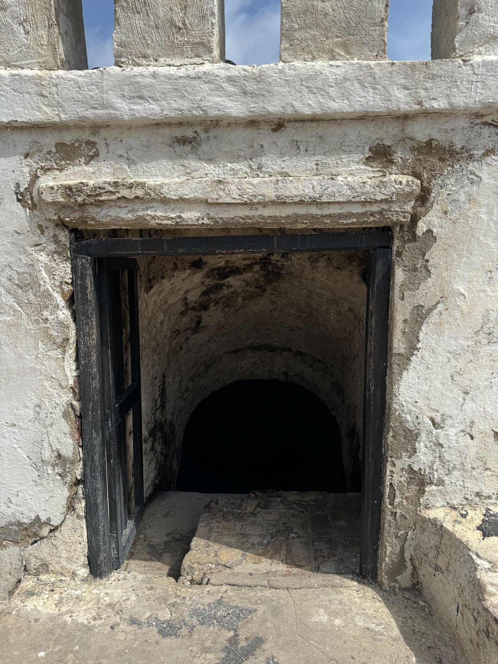 Cape Coast Castle — Oficiais