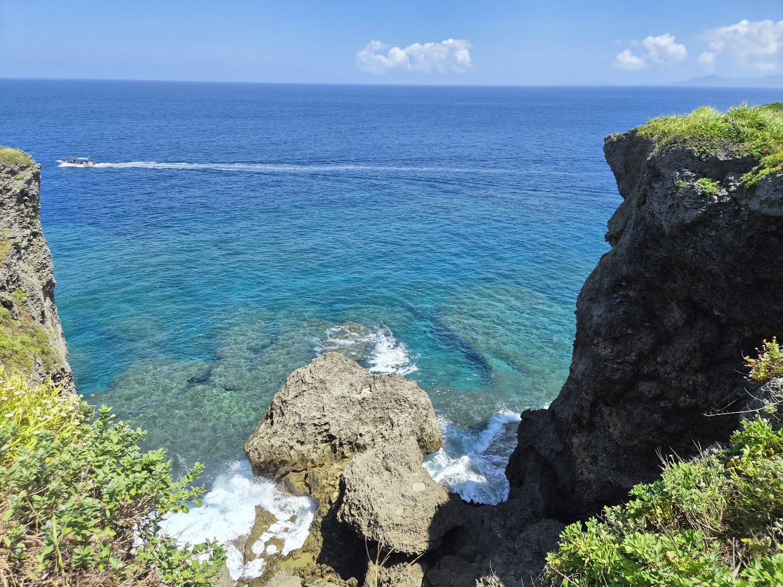 Cape Manzamo — Oficiais