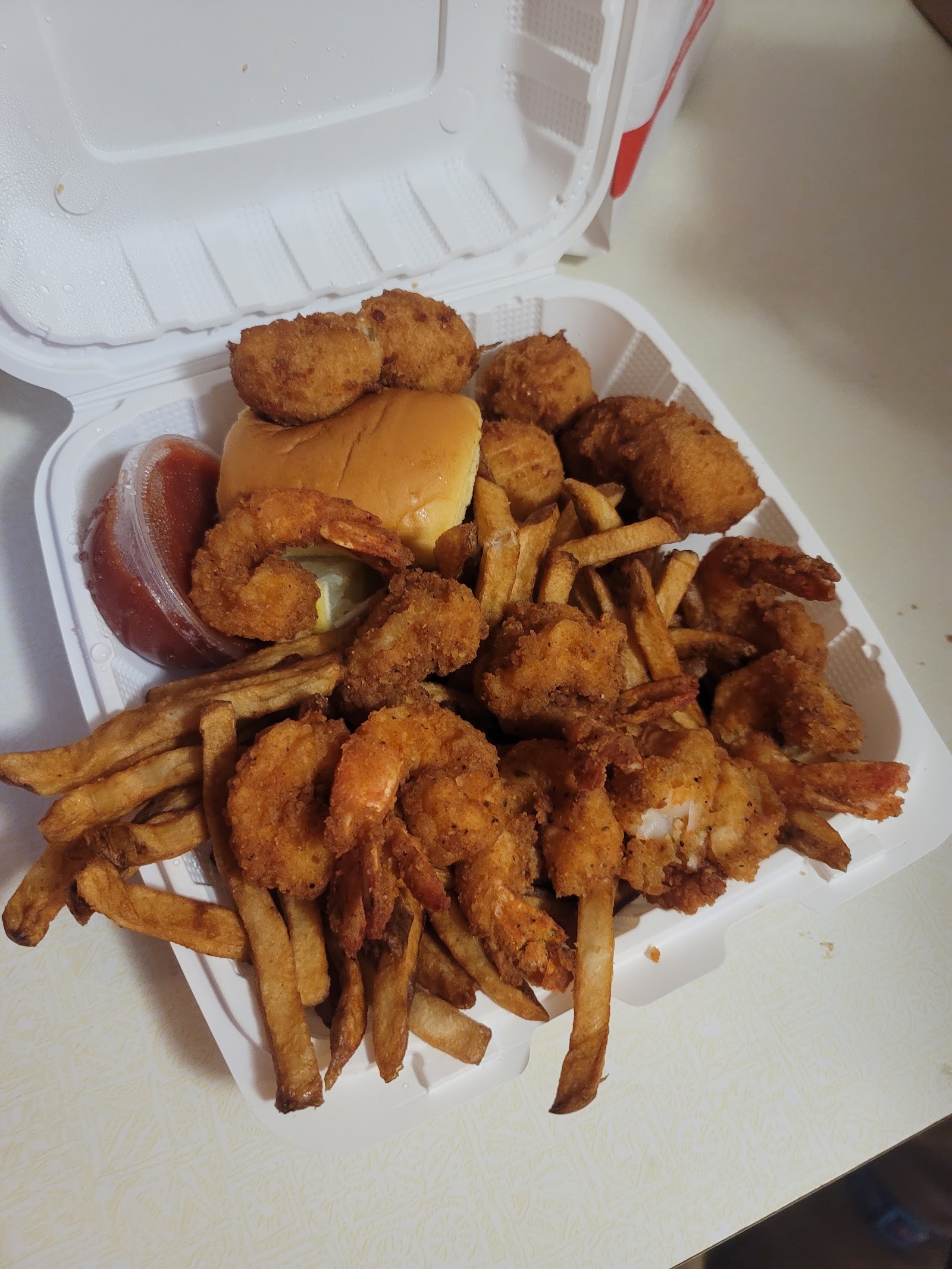 Captain Crab's — Oficiais