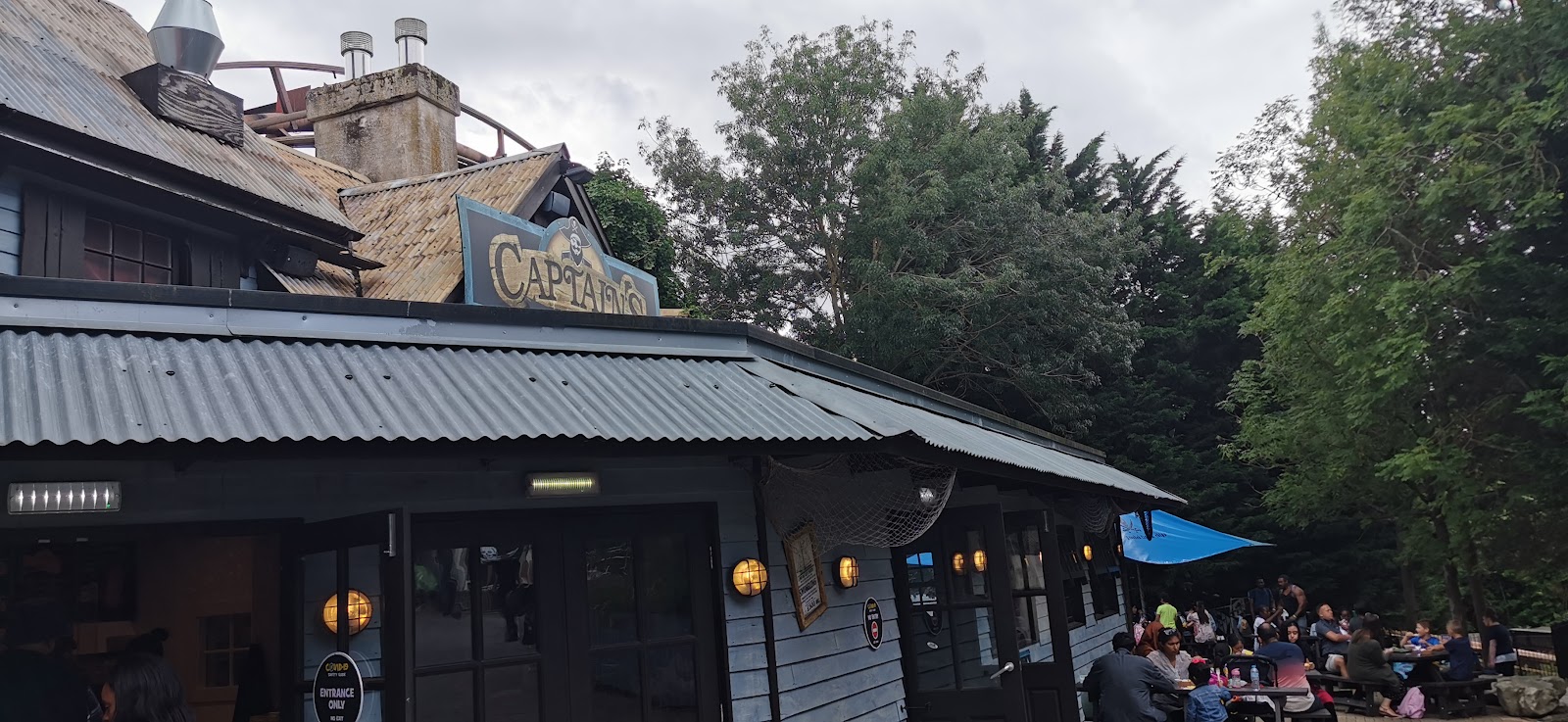 Captain Fish & Chips — Oficiais